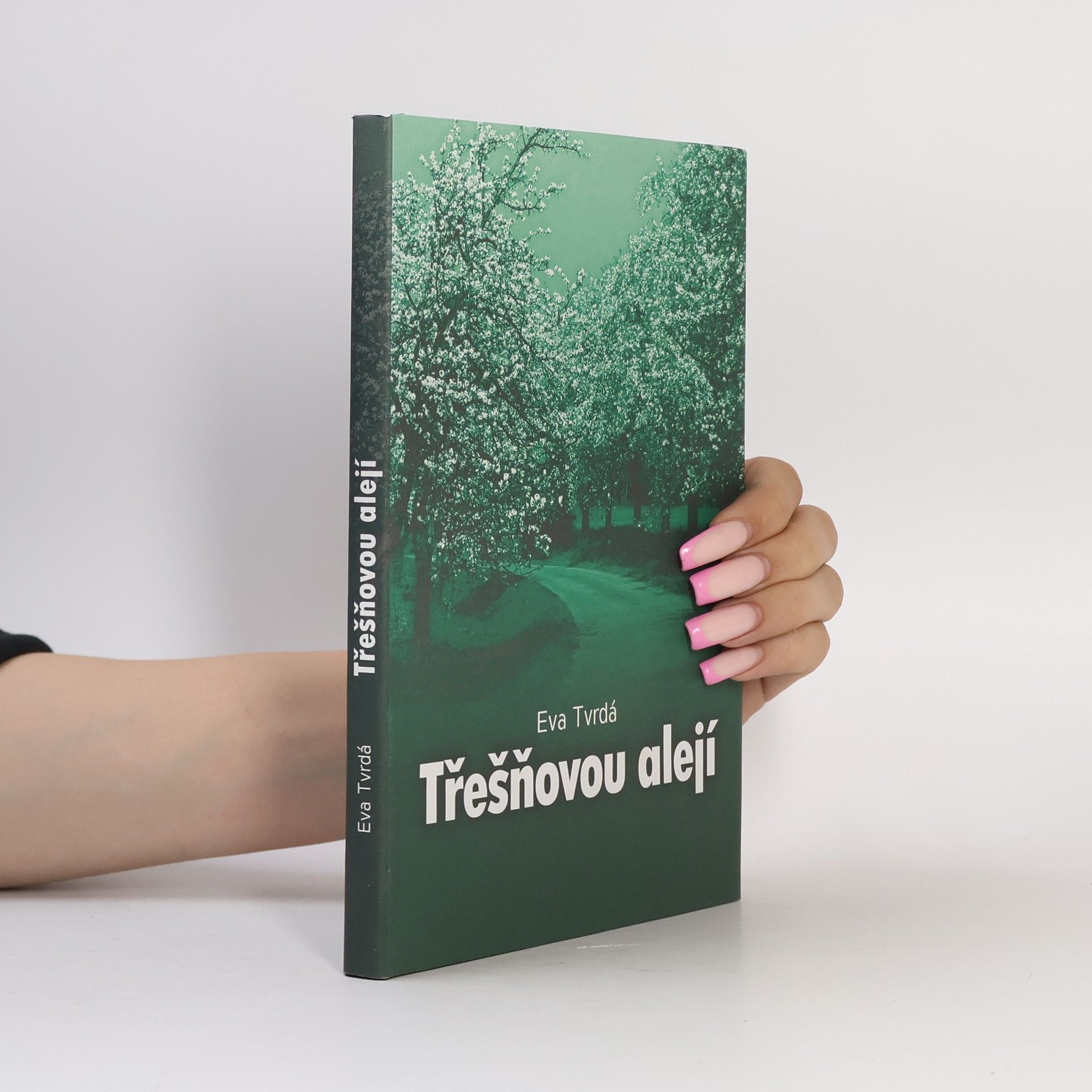 Eva Tvrdá Třešňovou alejí