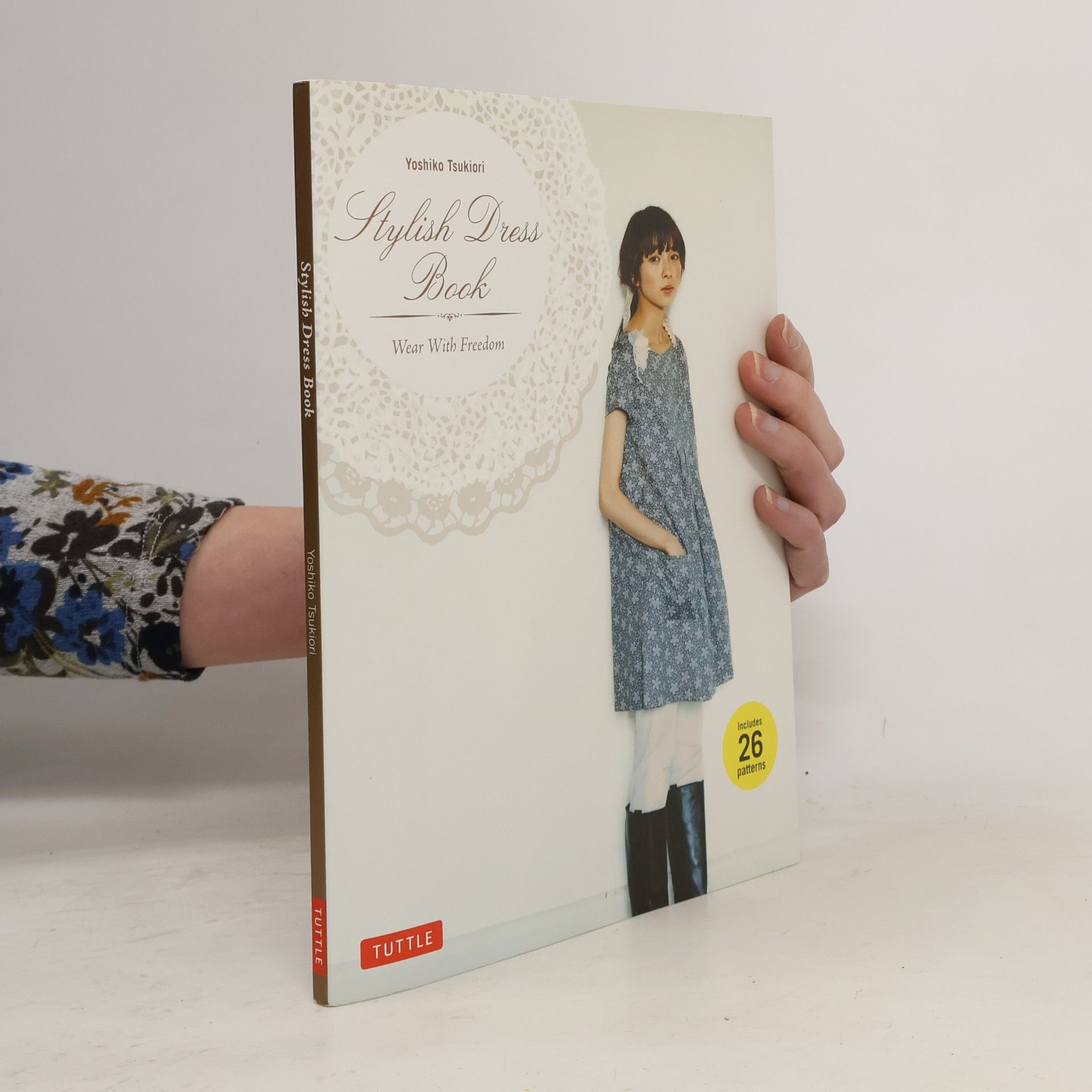 Yoshiko Tsukiori Stylish Dress Book