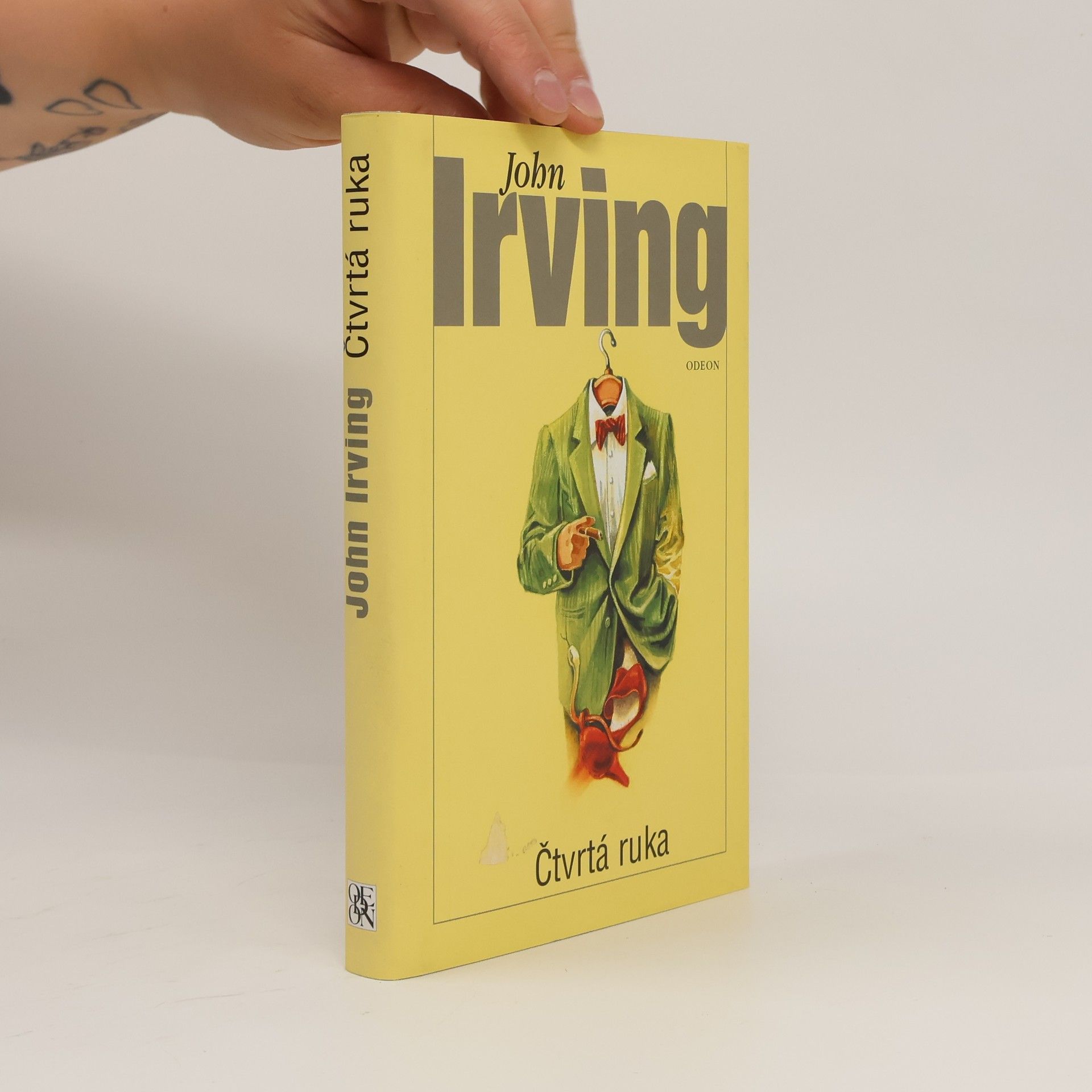 John Irving Čtvrtá ruka