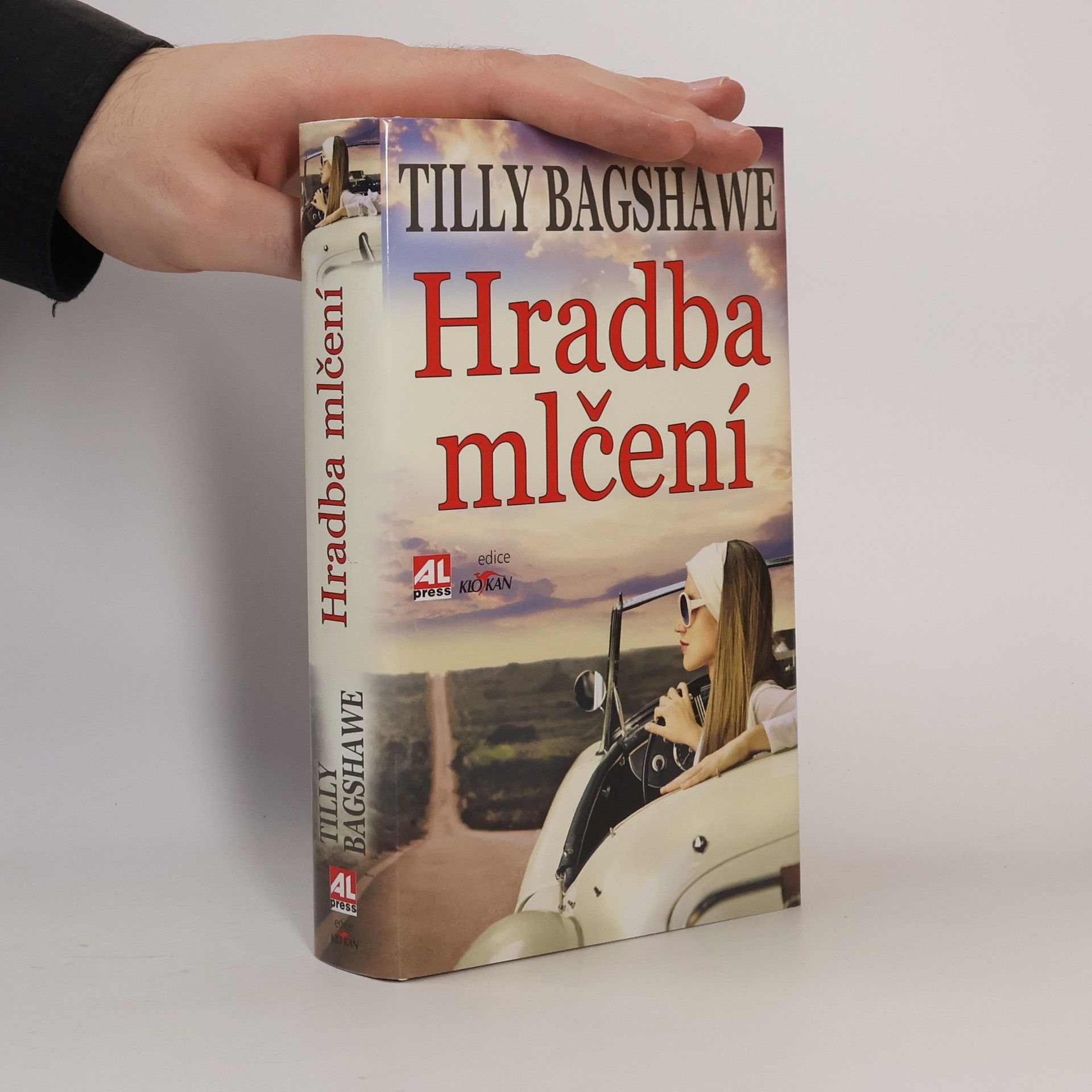Hradba mlčení