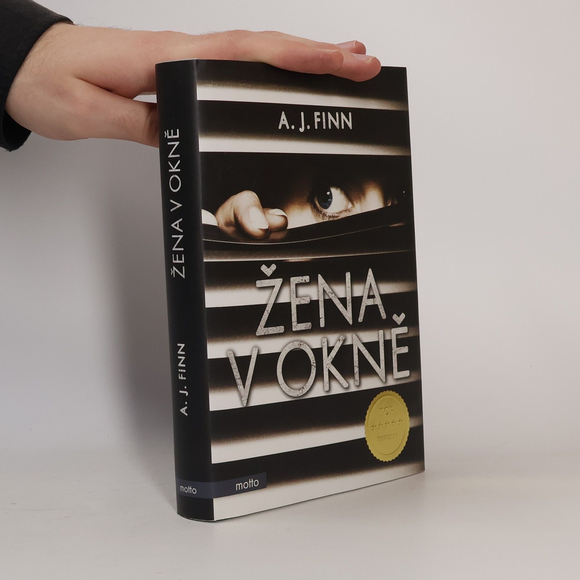 A. J. Finn Žena v okně