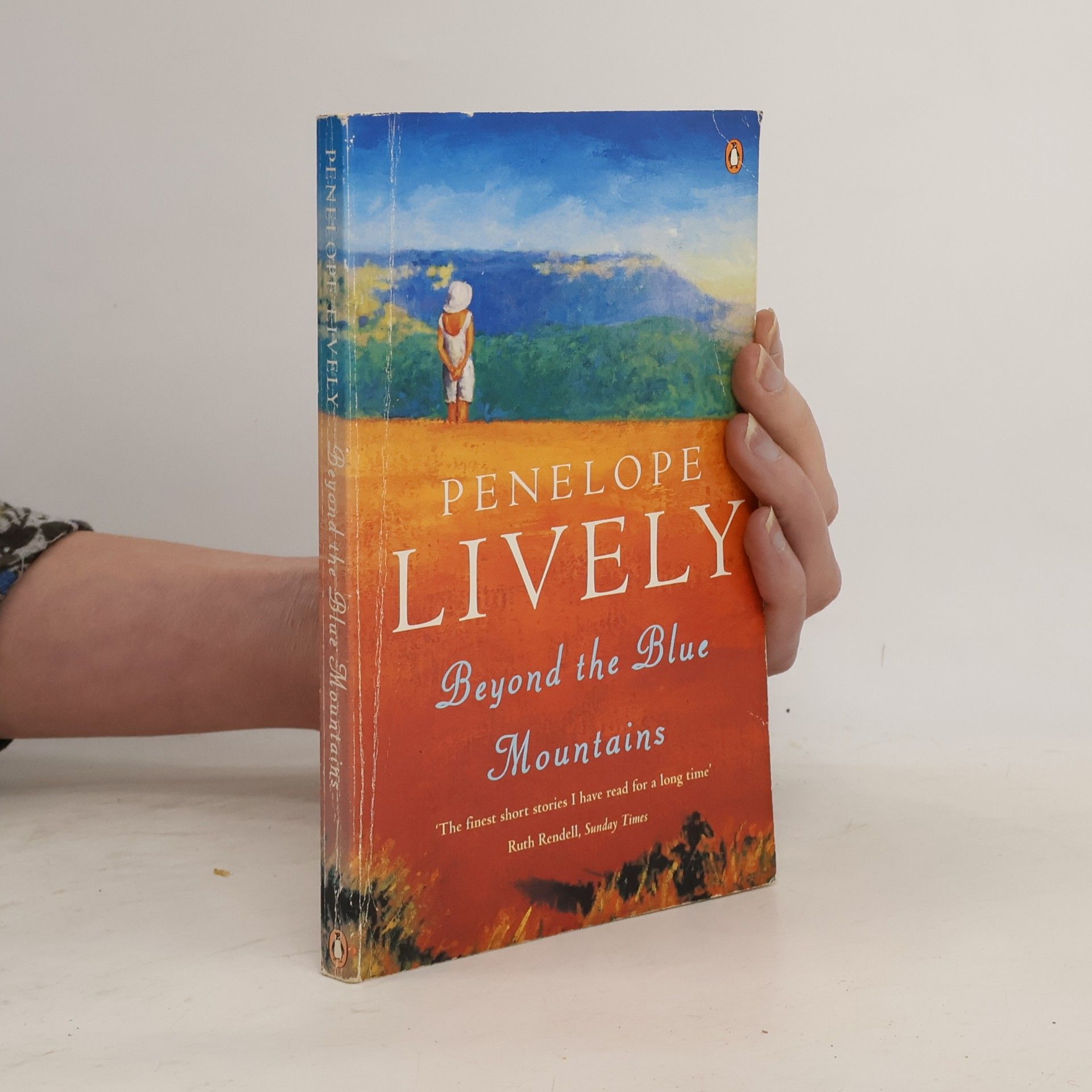 Penelope Lively Beyond the Blue Mountains