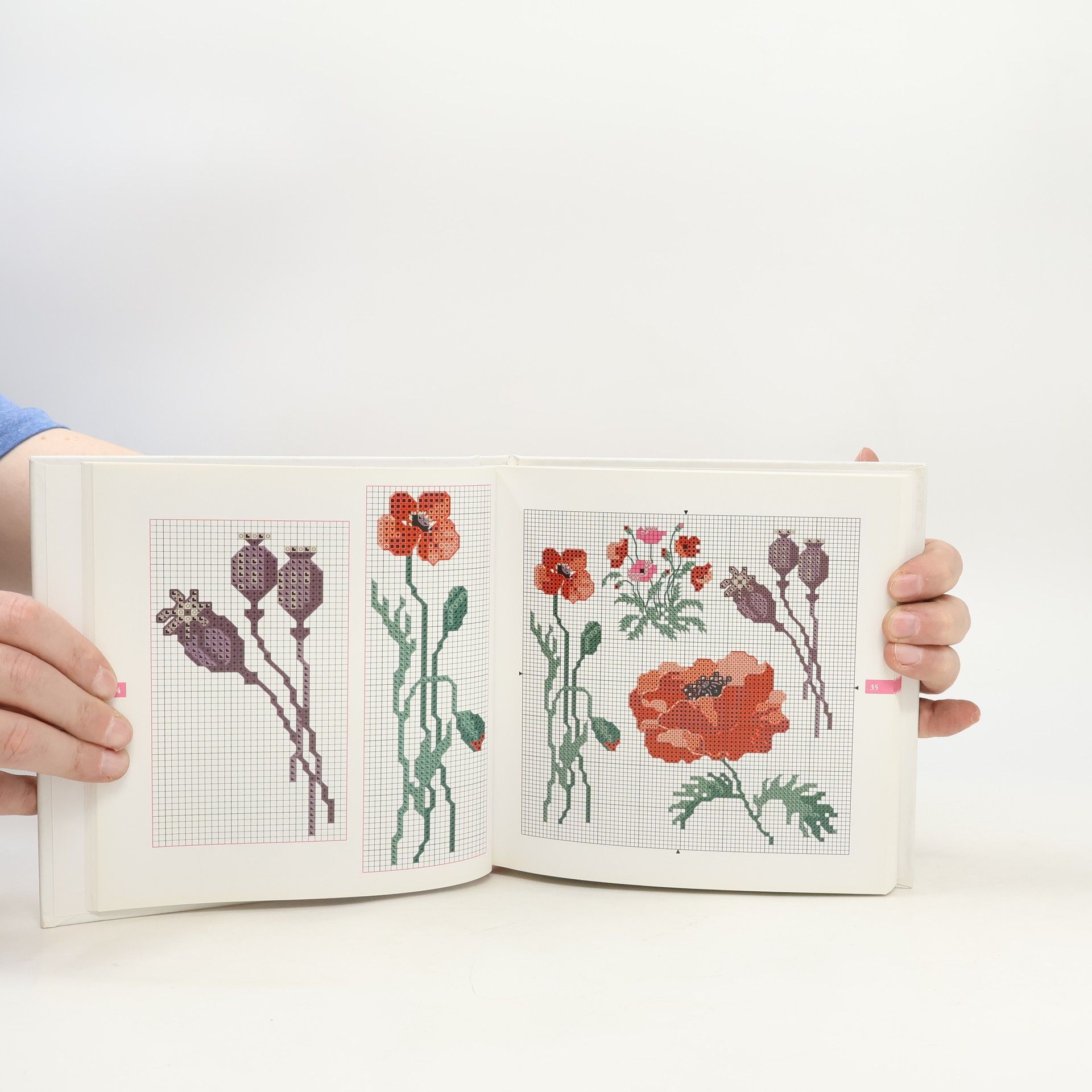 Brigitte Roquemont Motifs fleuris au point de croix
