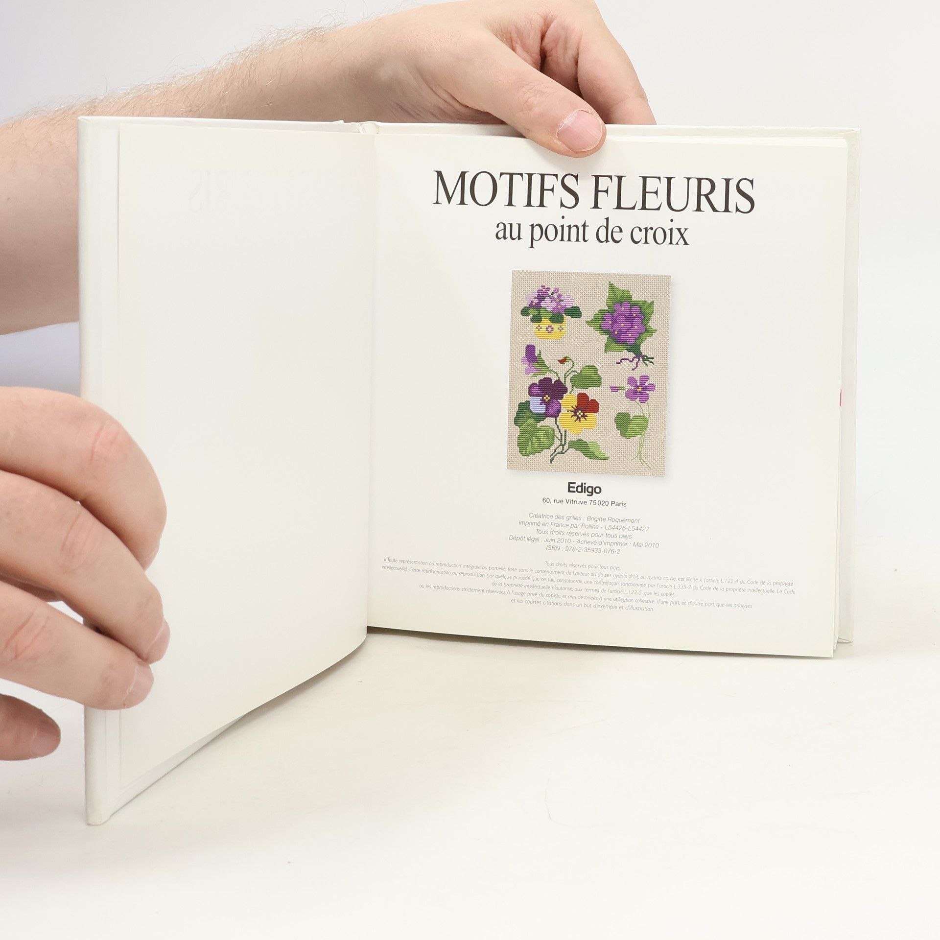 Brigitte Roquemont Motifs fleuris au point de croix