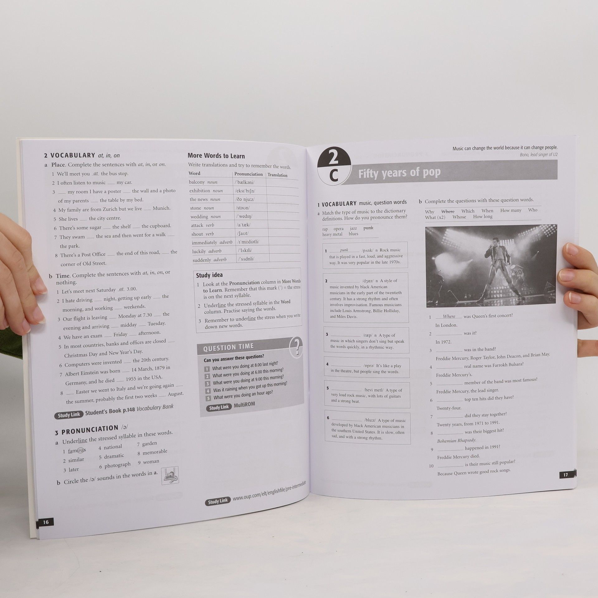 Collectif d'auteurs New English File. Pre-intermediate Workbook