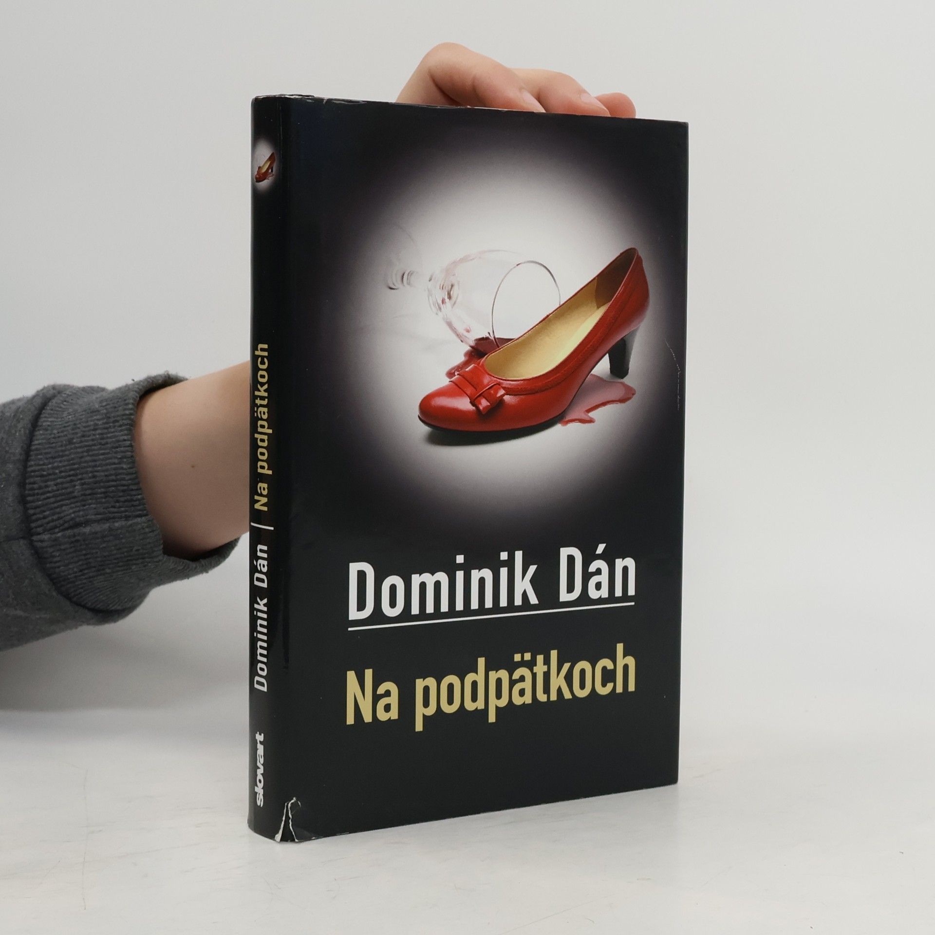 Dominik Dán Na podpätkoch