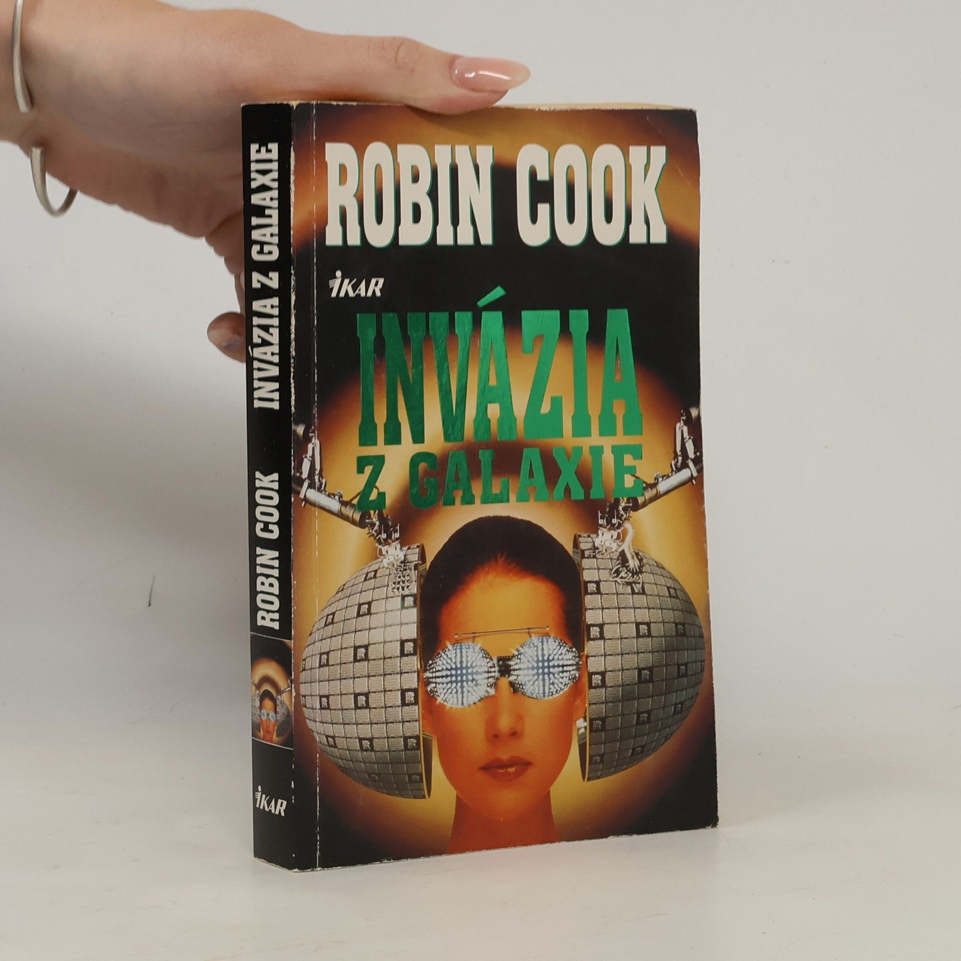Robin Cook Invázia z galaxie
