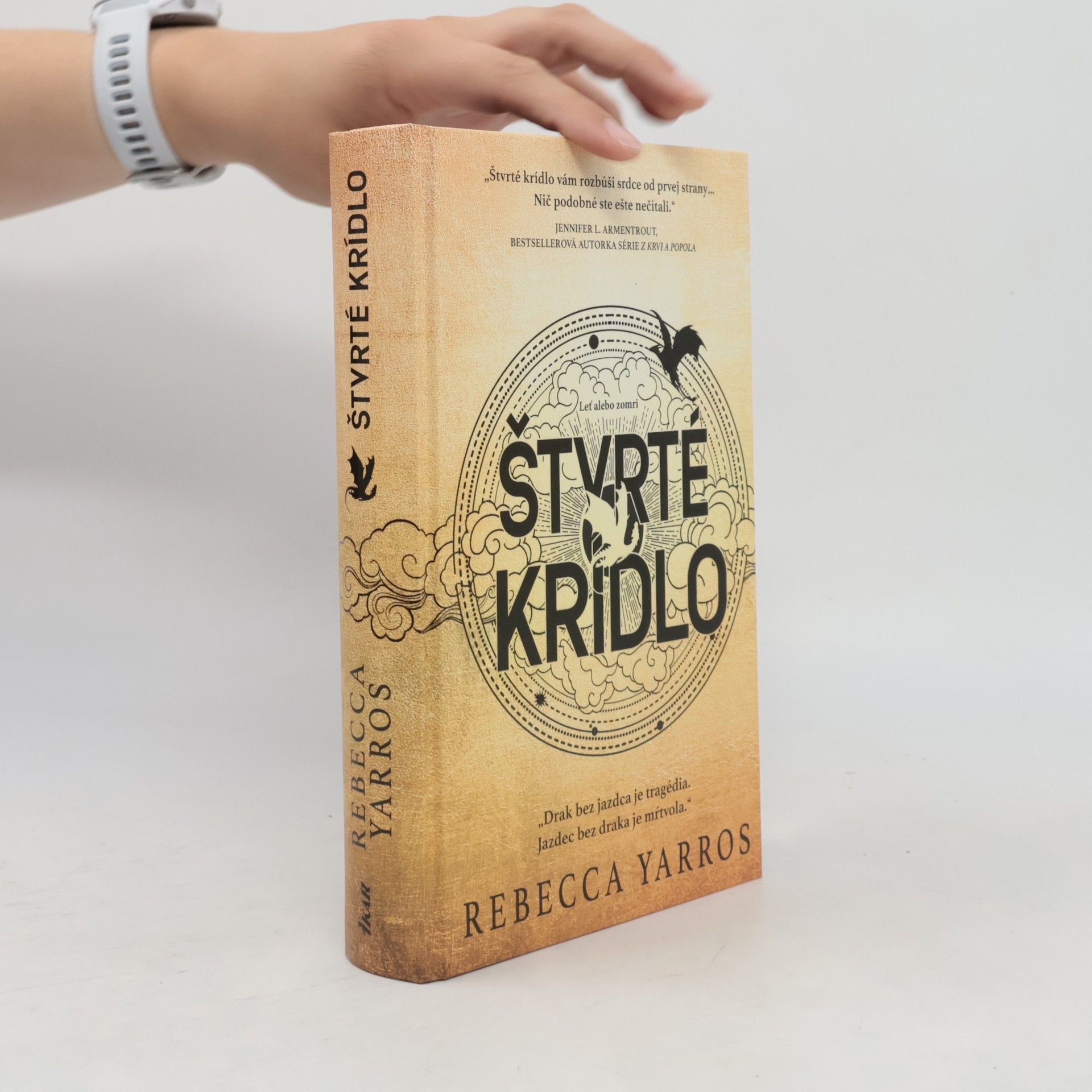 Rebecca Yarros Štvrté krídlo