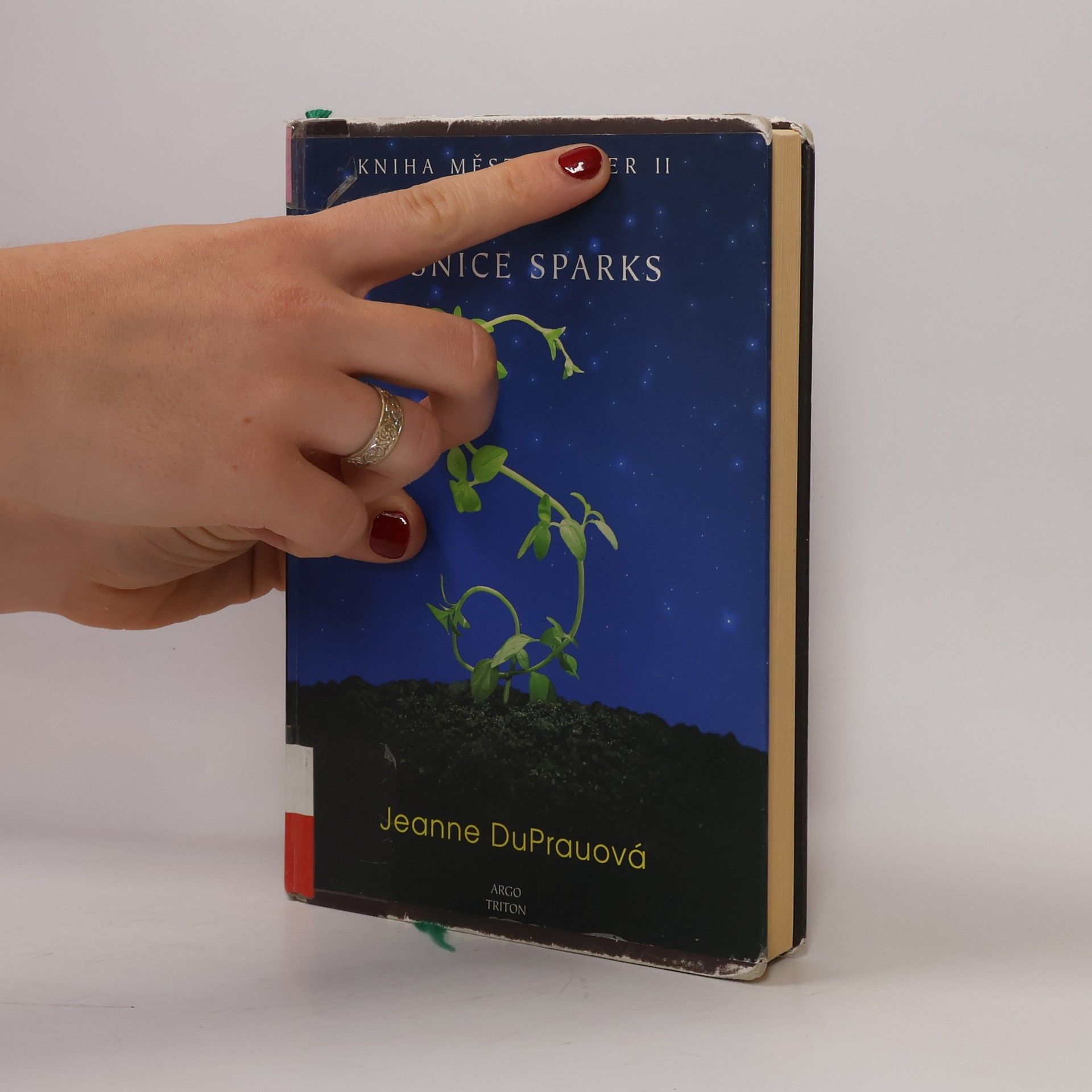 Jeanne DuPrau Vesnice Sparks. Kniha města Ember II