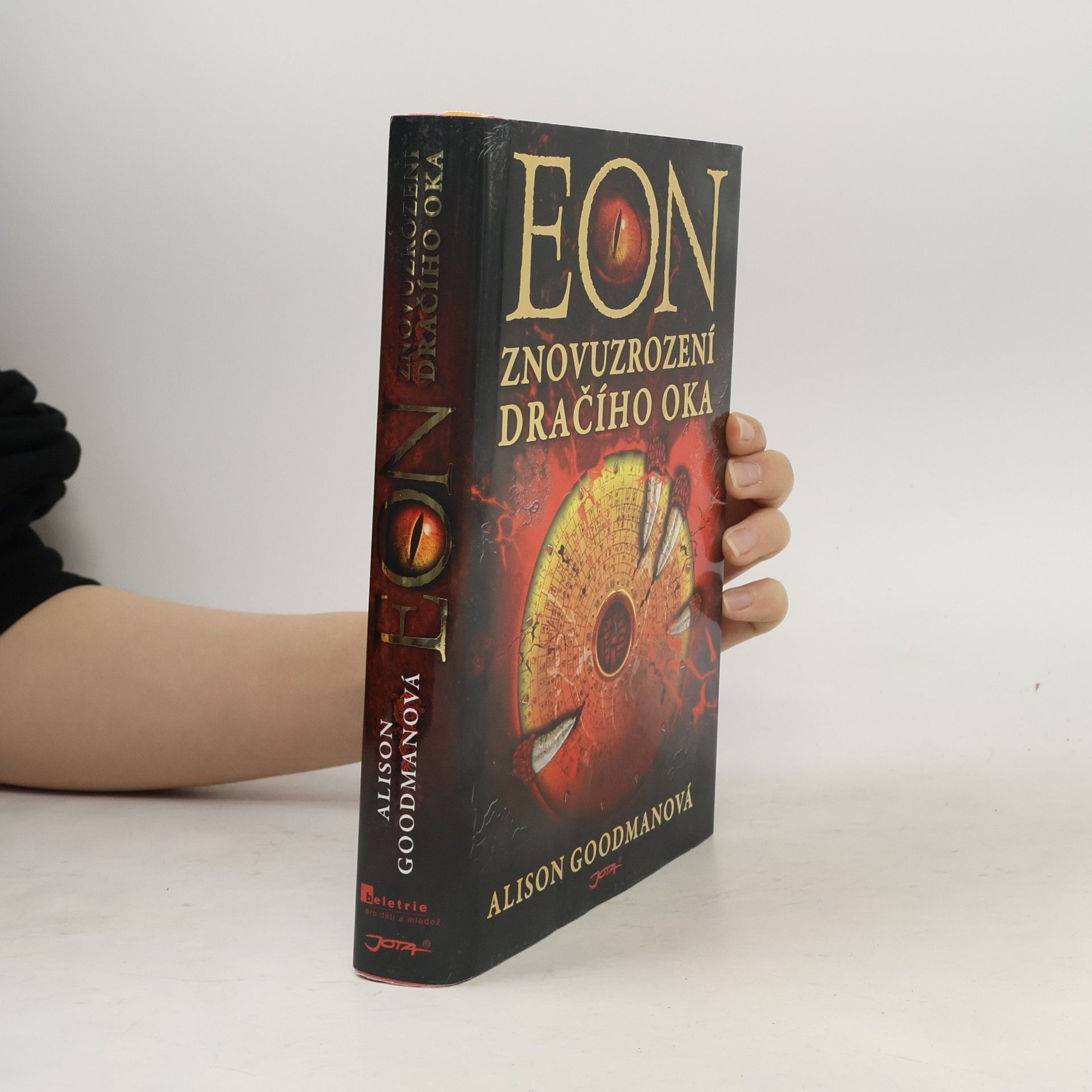 Alison Goodman Eon. Znovuzrození dračího oka