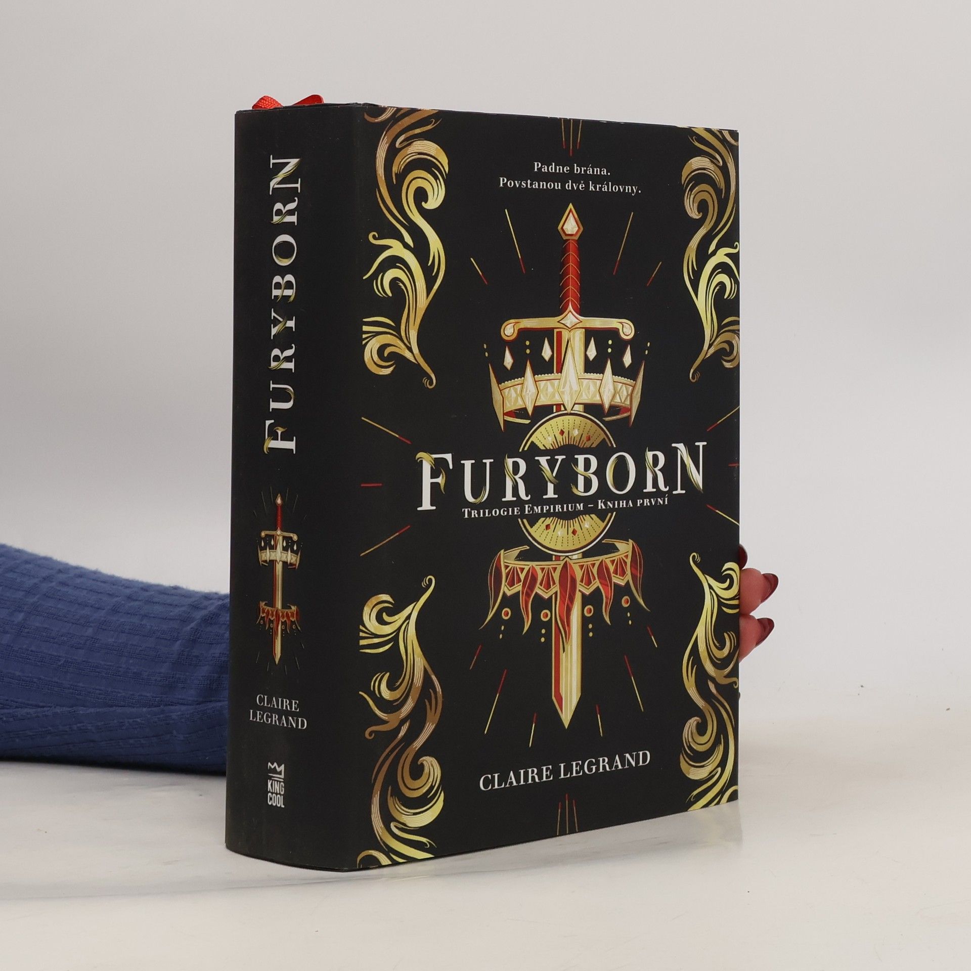 Claire Le Grand Furyborn. Trilogie Empirium - kniha první