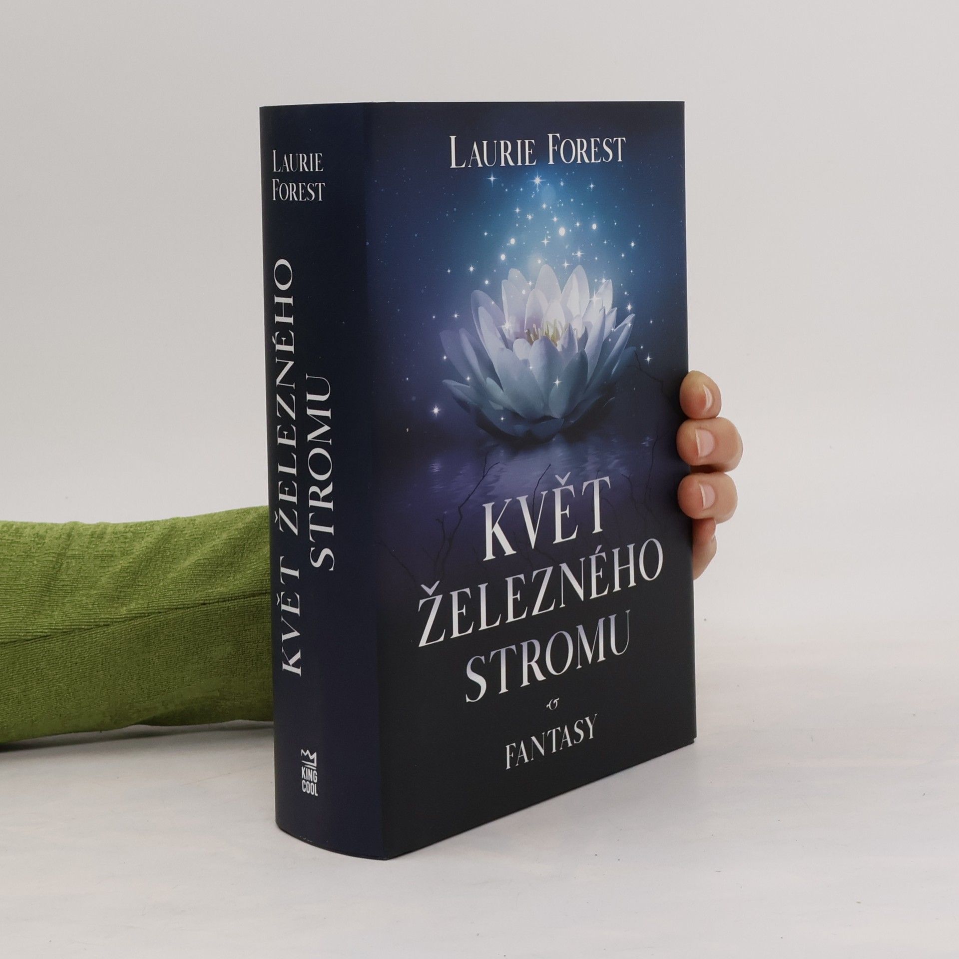 Laurie Forest Květ železného stromu