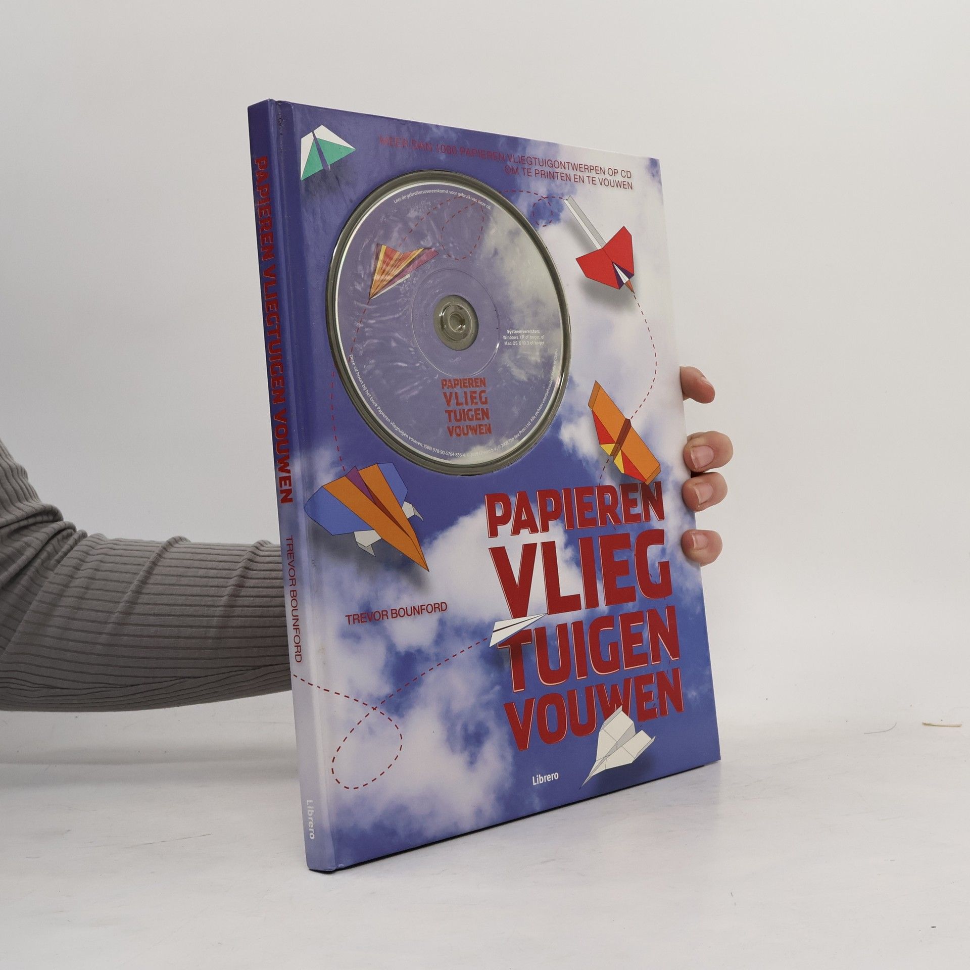 Papieren vliegtuigen vouwen