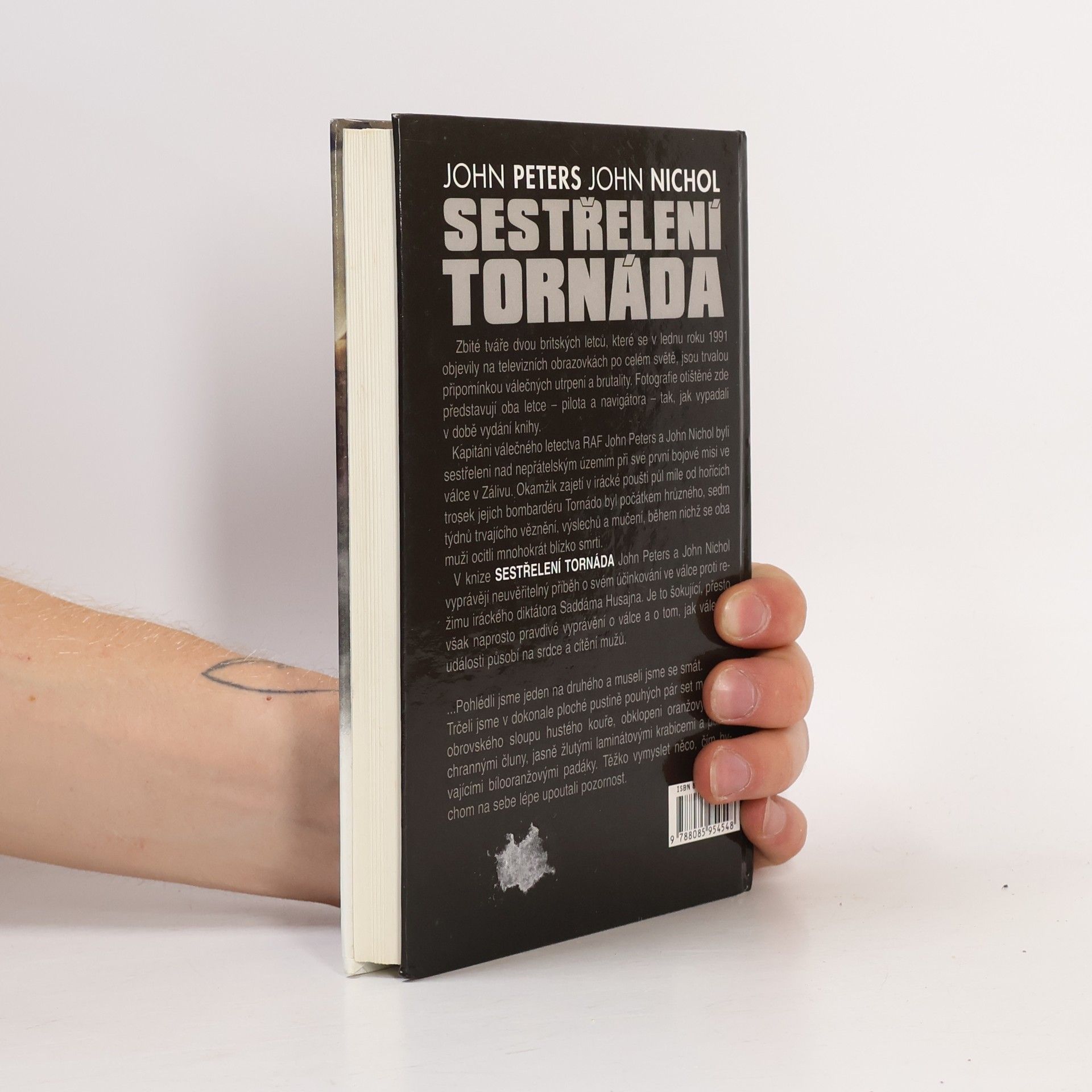 John Peters Sestřelení tornáda. Šokující příběh jejich utrpení v průběhu války v Zálivu