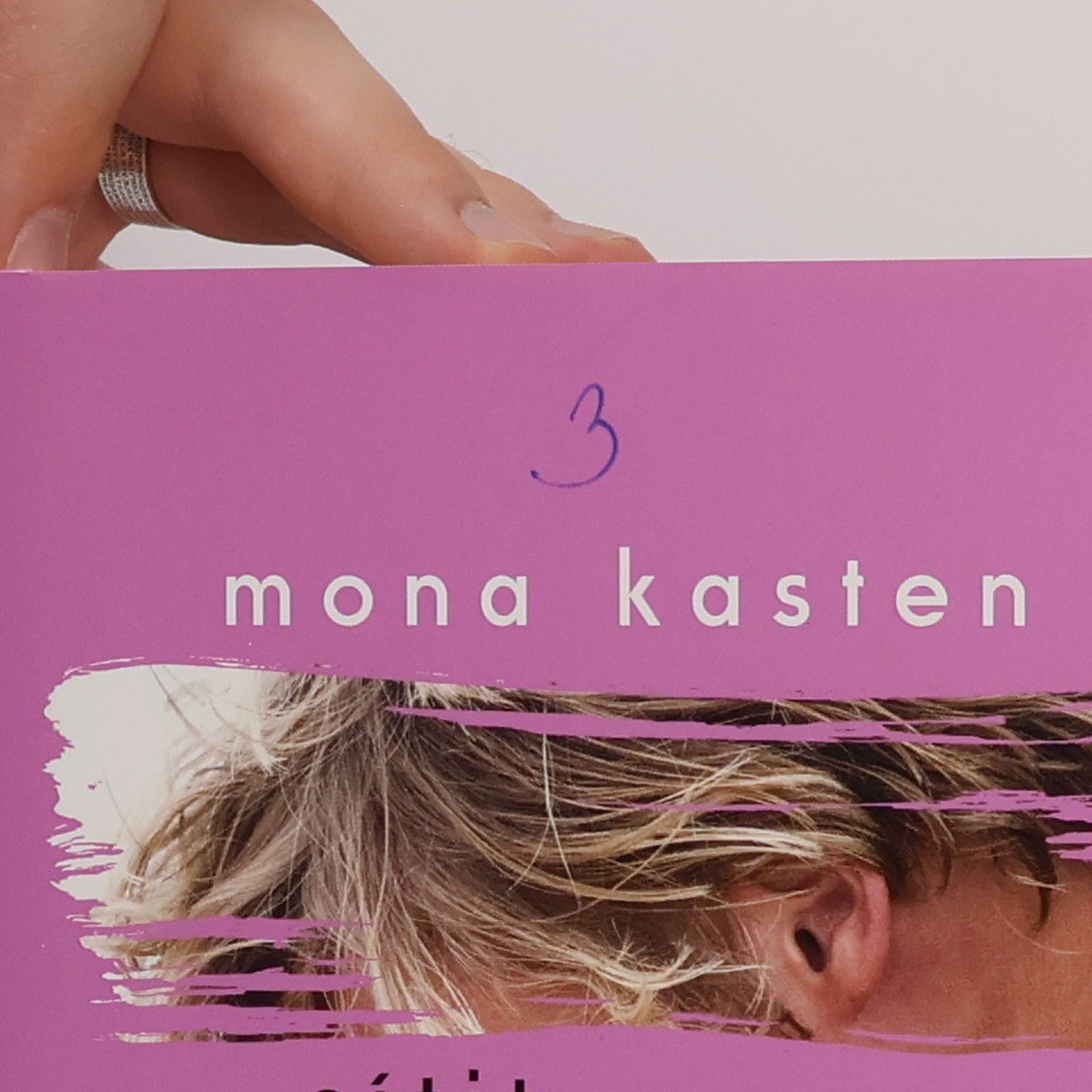 Mona Kasten Cítit znovu