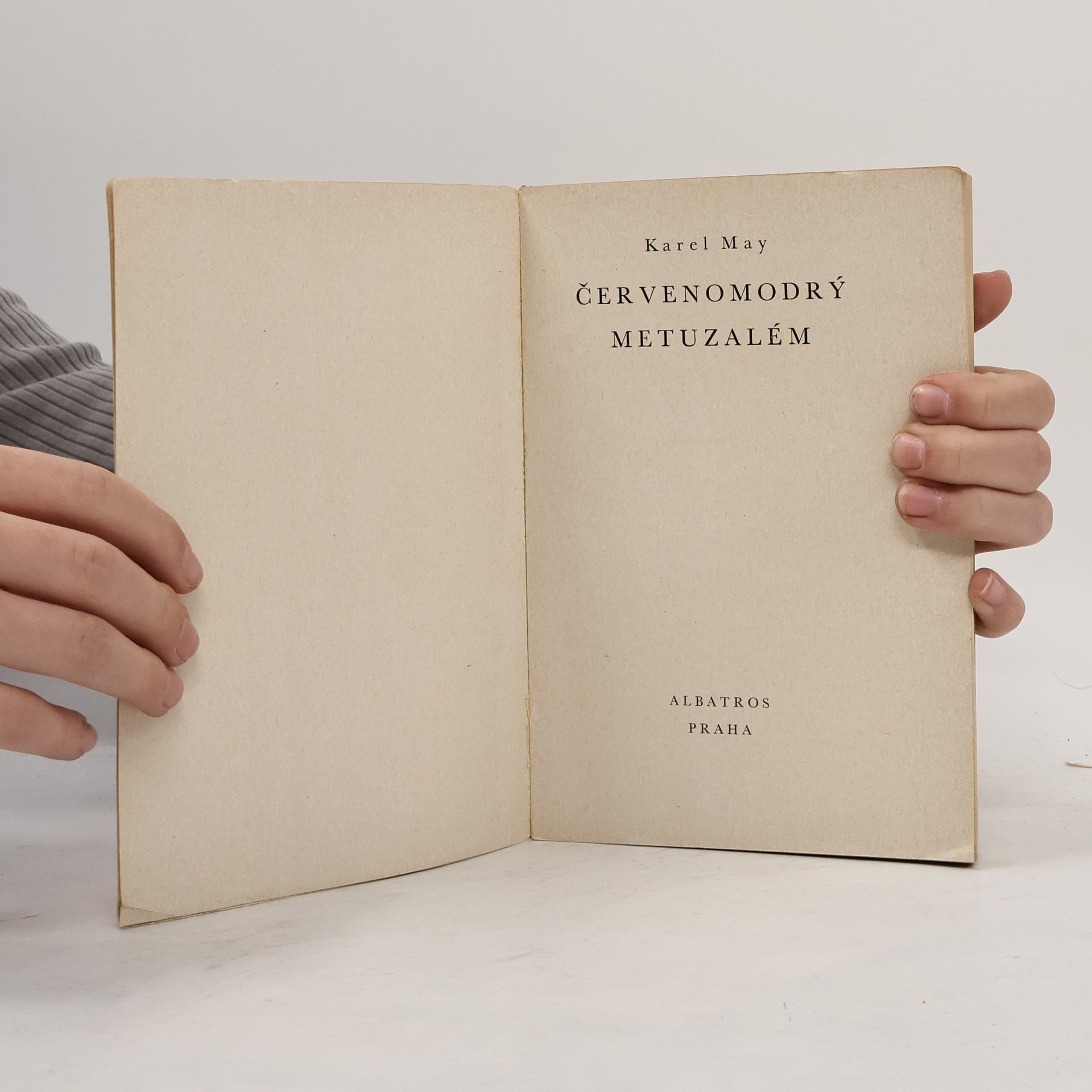 Karl May Červenomodrý Metuzalém