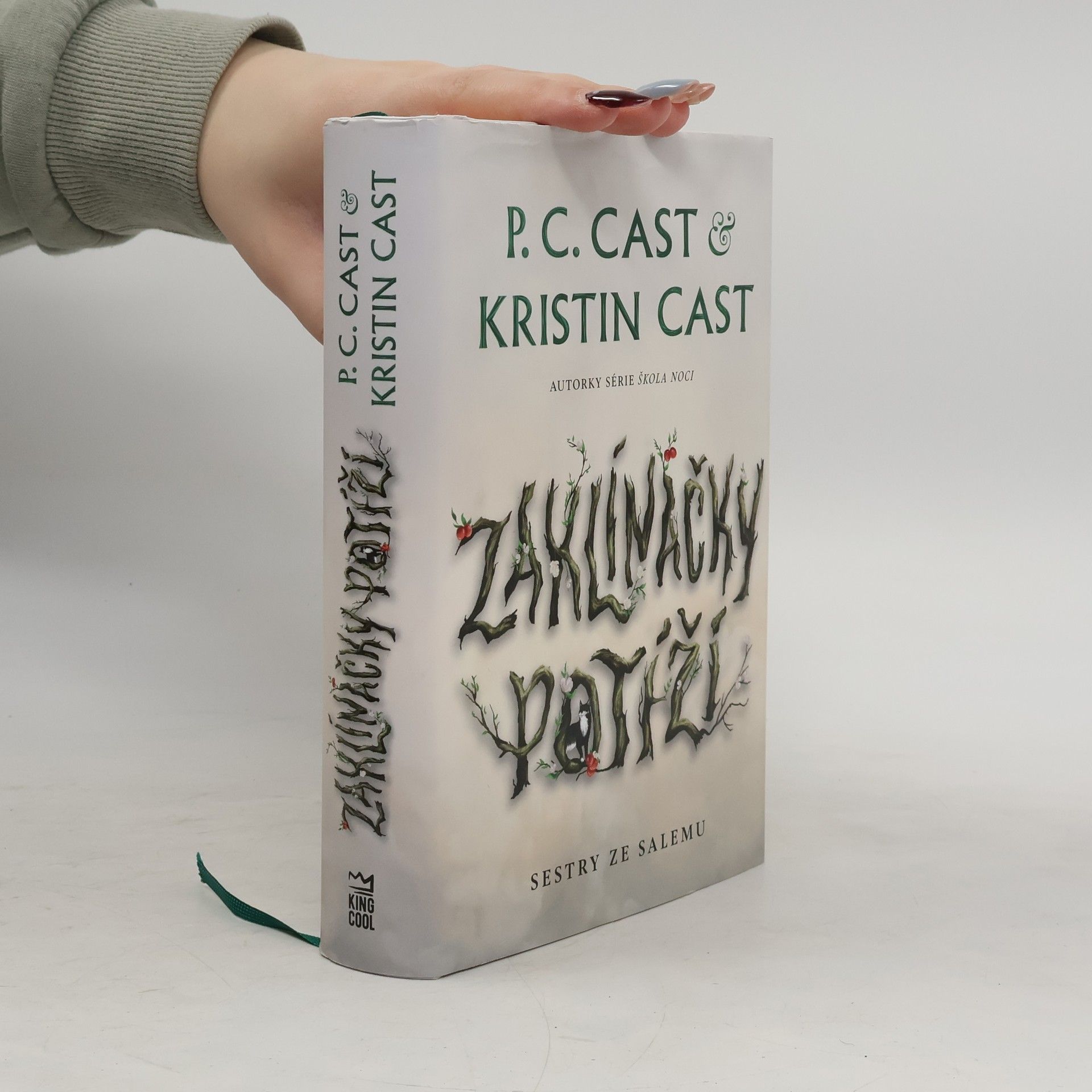 Phyllis Christine Cast Sestry ze Salemu. Zaklínačky potíží