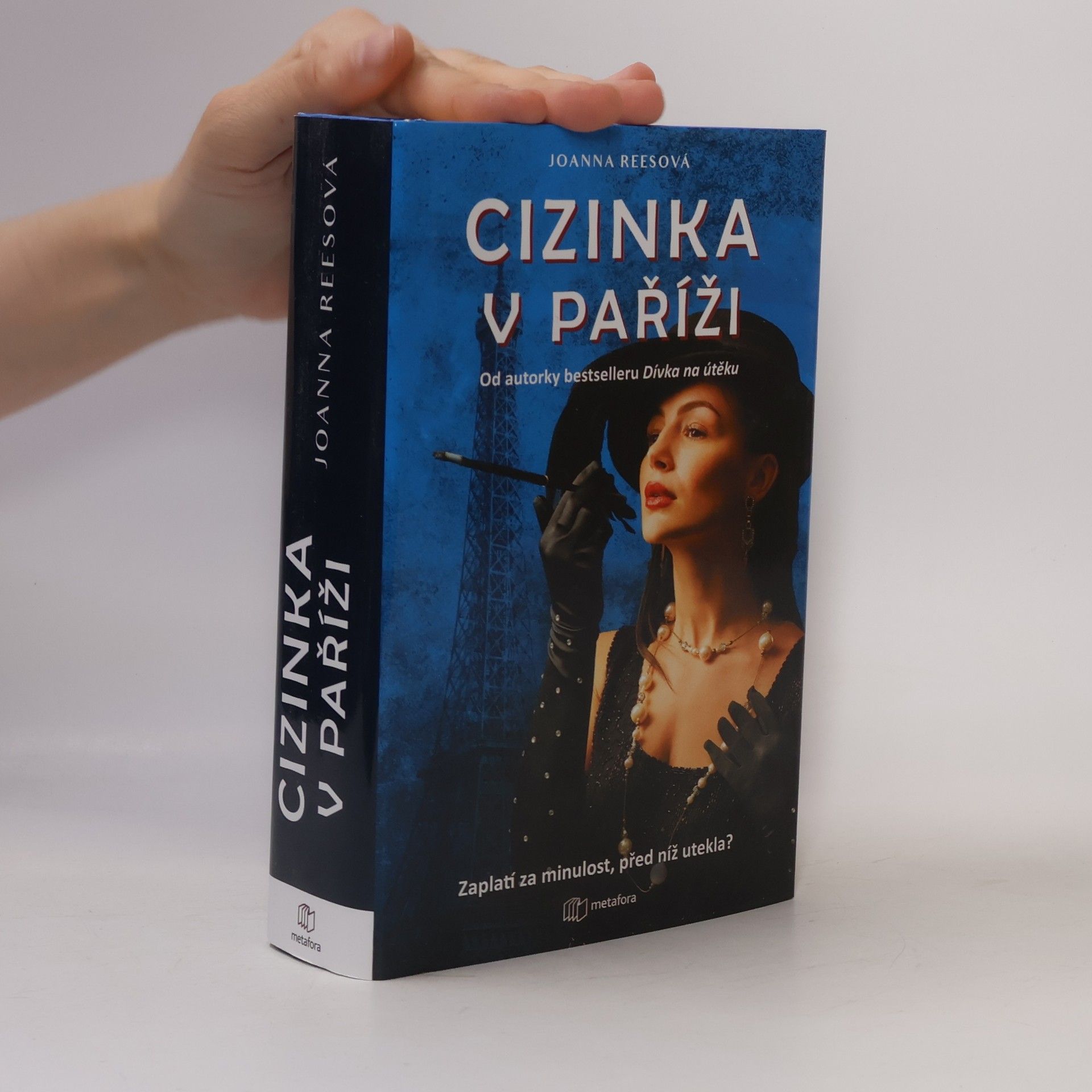 Josie Lloyd Cizinka v Paříži