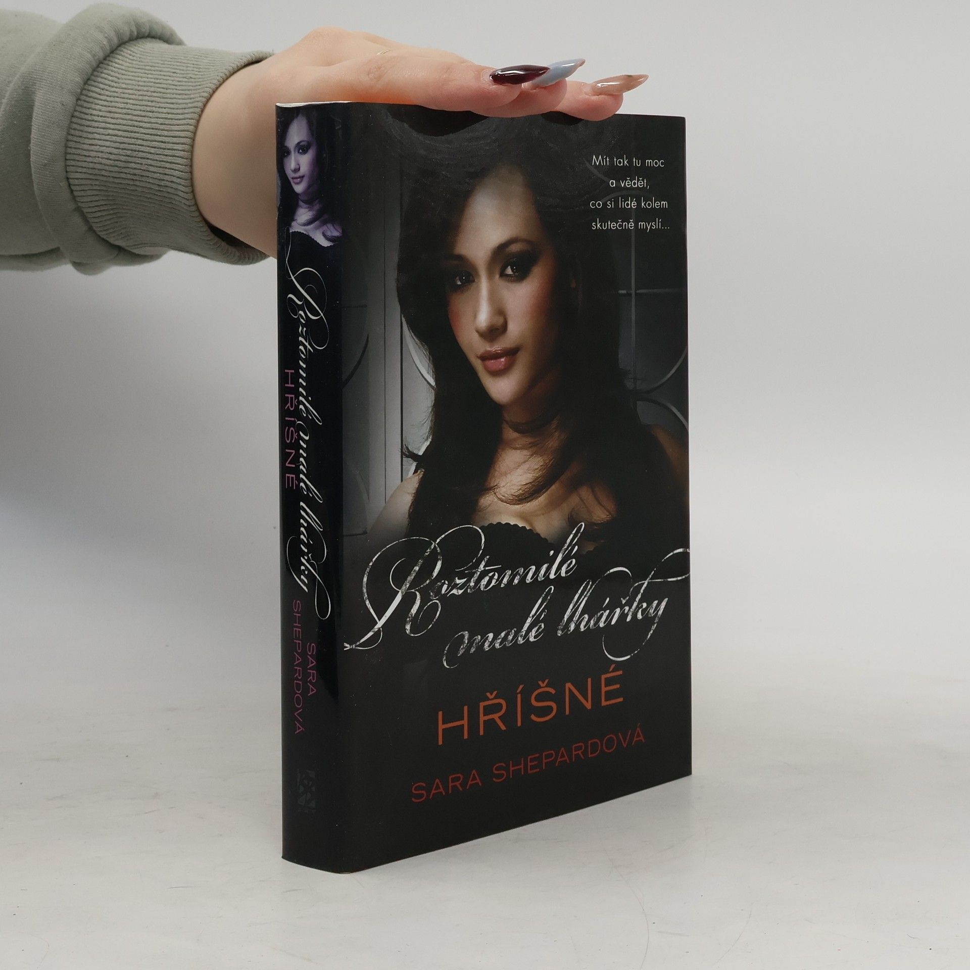 Sara Shepard Roztomilé malé lhářky: Hříšné