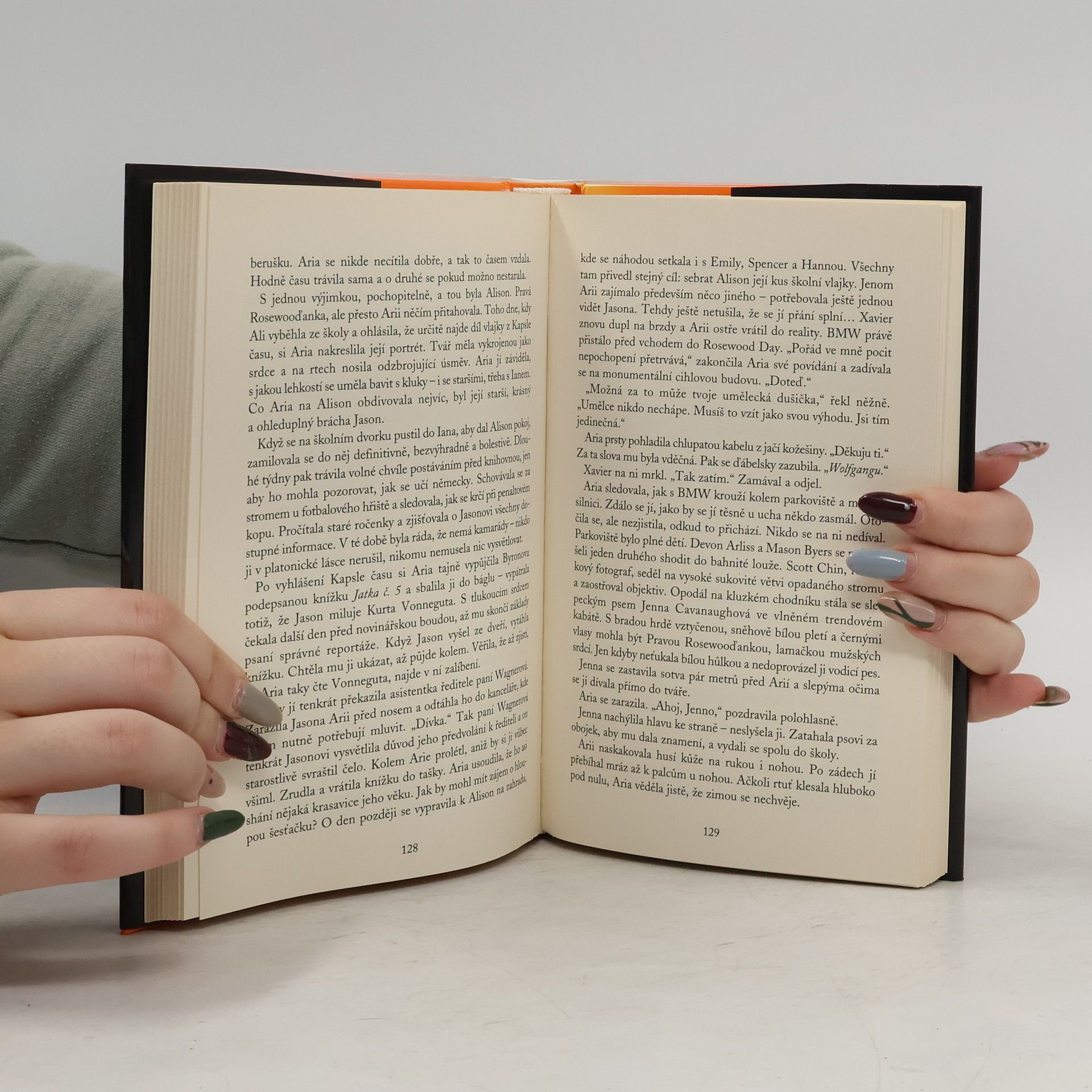 Sara Shepard Roztomilé malé lhářky: Hříšné