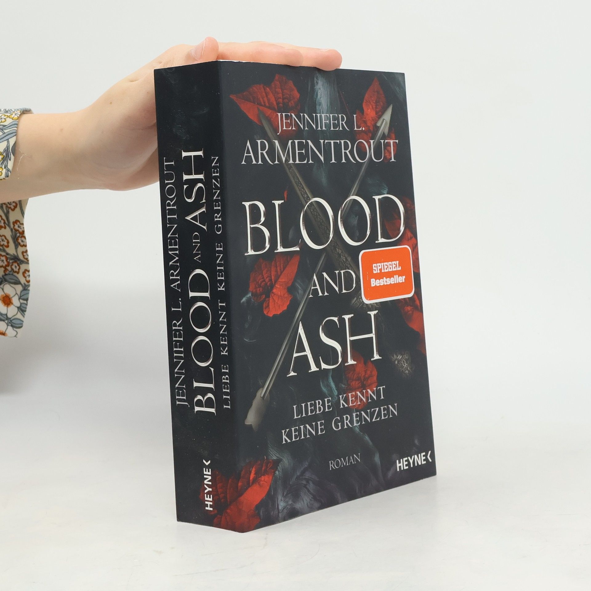 Jennifer L. Armentrout Blood and Ash