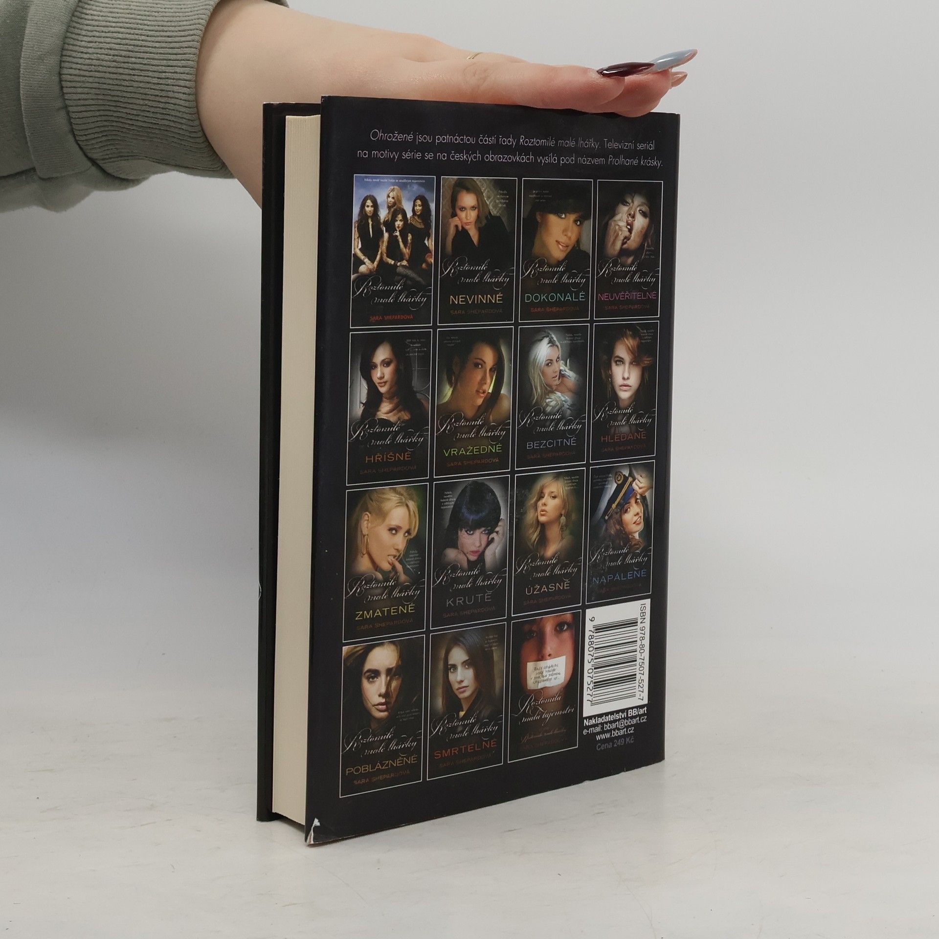 Sara Shepard Roztomilé malé lhářky. Ohrožené