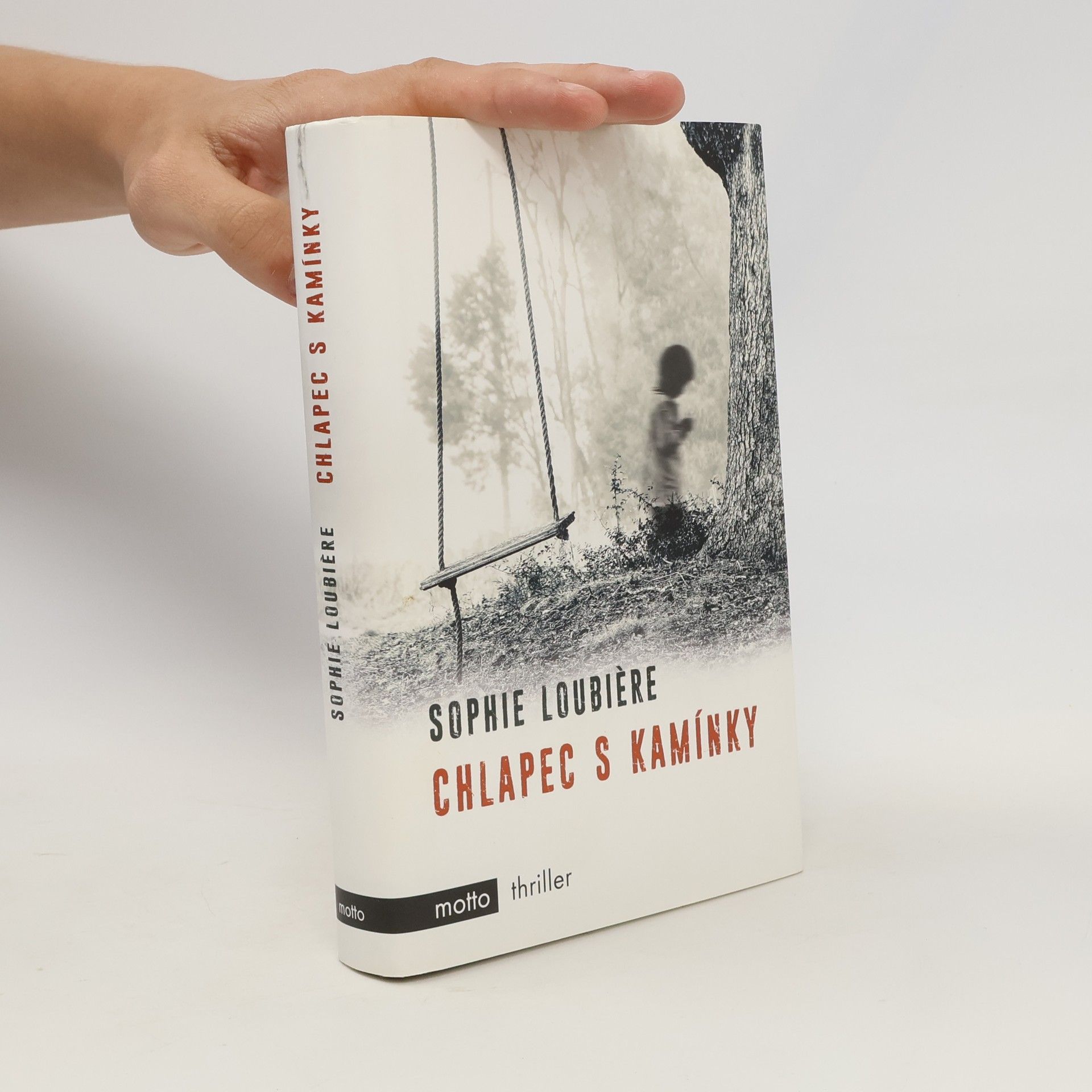 Sophie Loubière Chlapec s kamínky