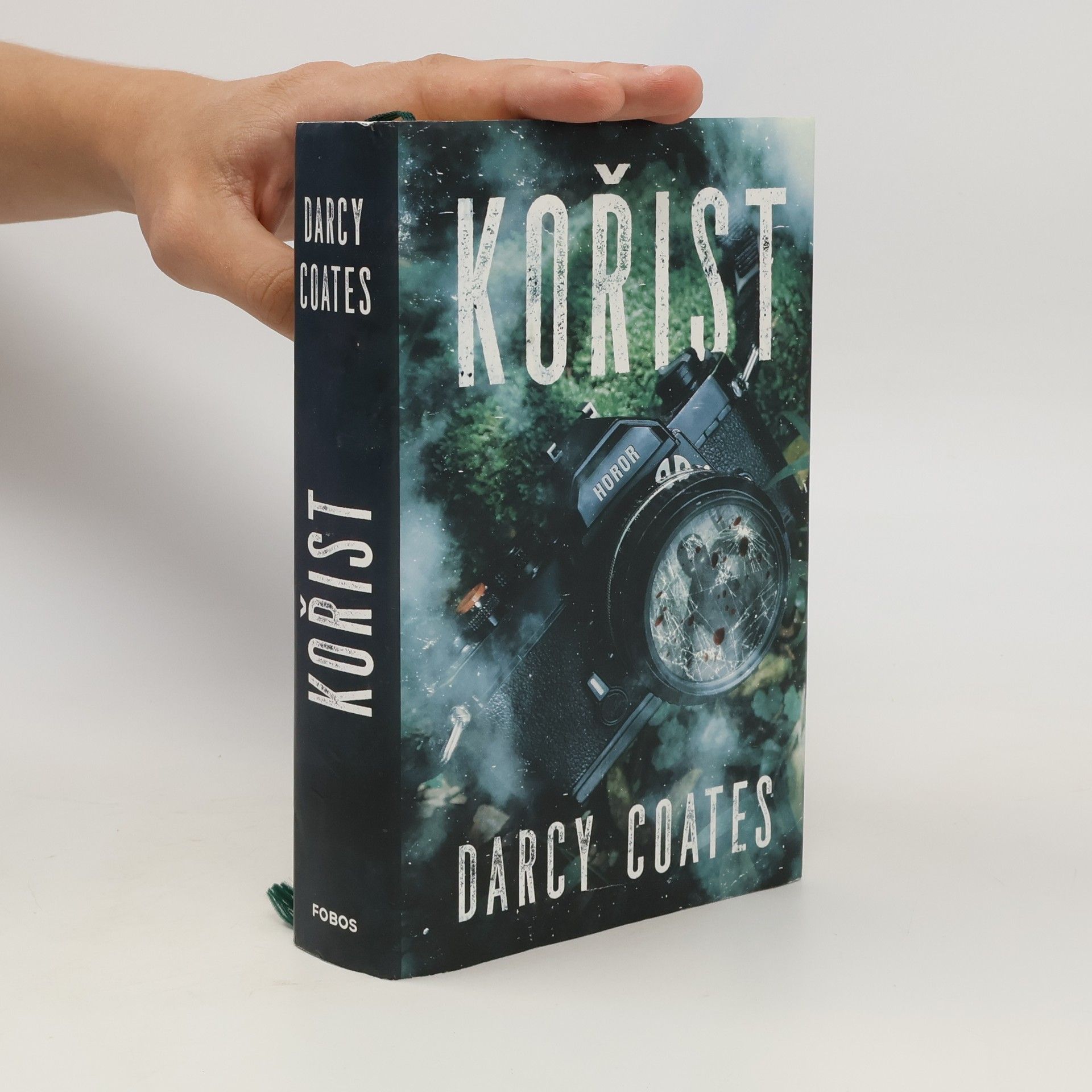 Darcy Coates Kořist