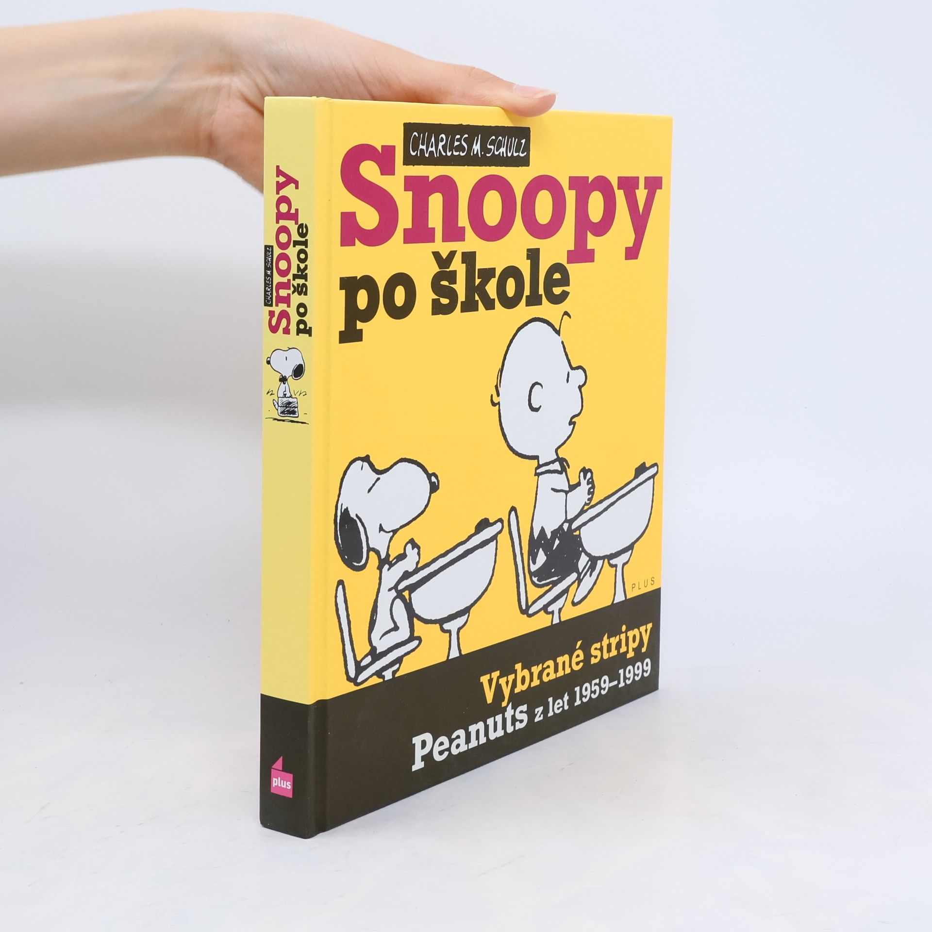 Charles Shulz Snoopy po škole