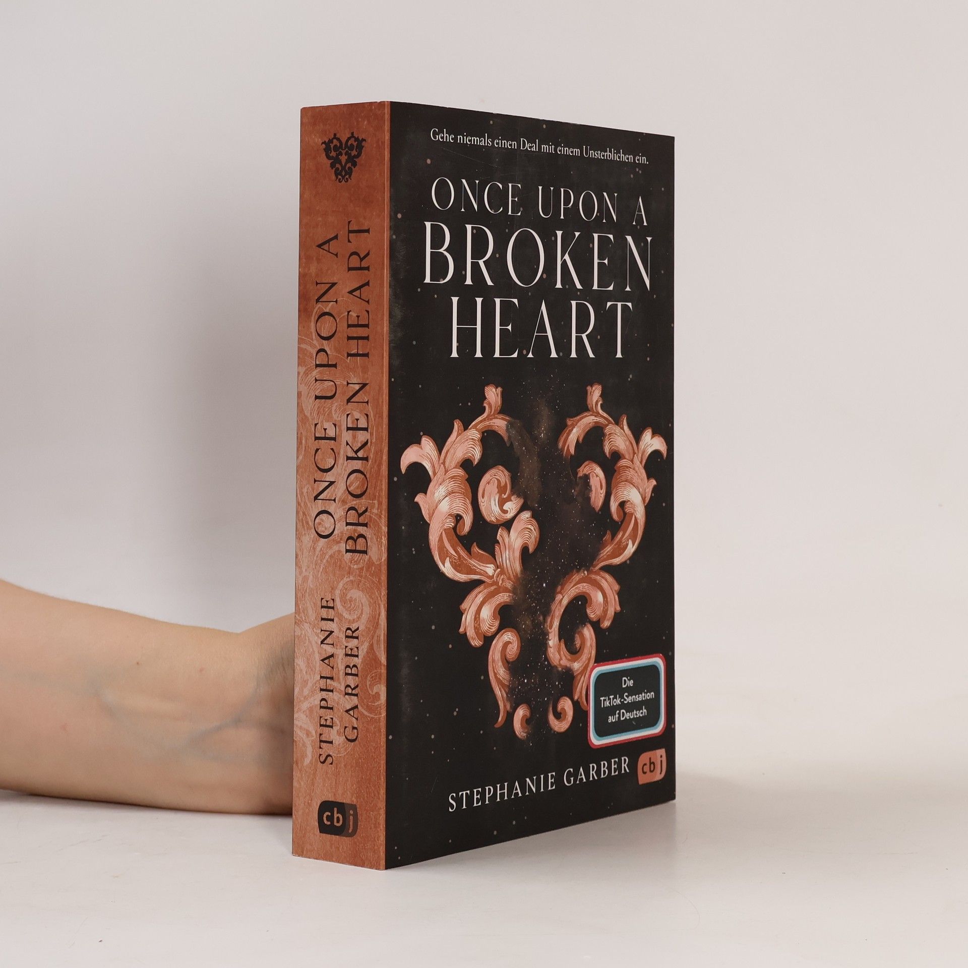Stephanie Garber Once Upon a Broken Heart