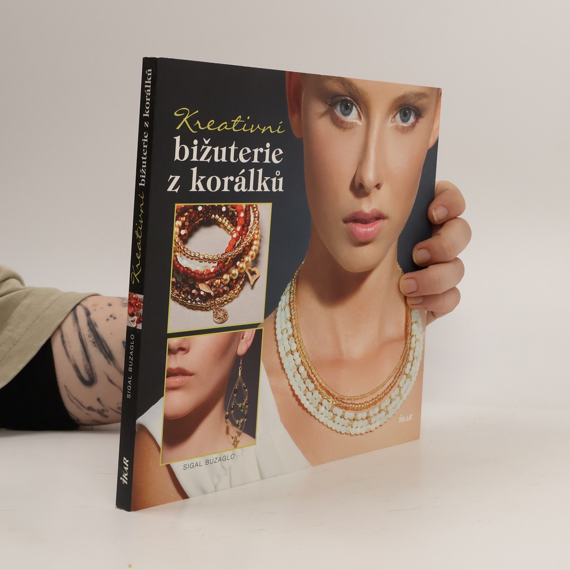 Sigal Buzaglo Kreativní bižuterie z korálků