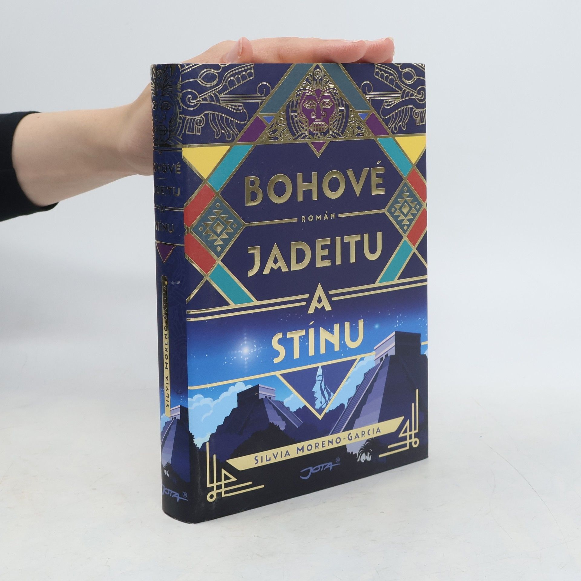 Silvia Moreno Garcia Bohové jadeitu a stínu