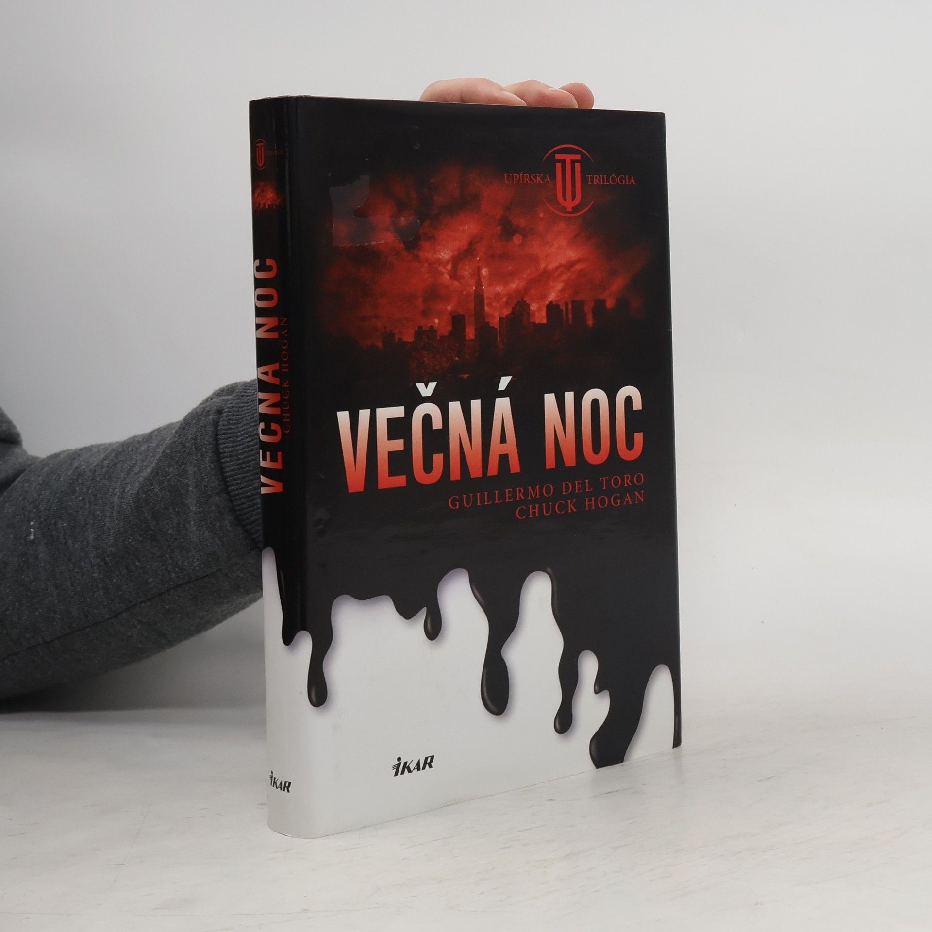 Guillermo del Toro Večná noc