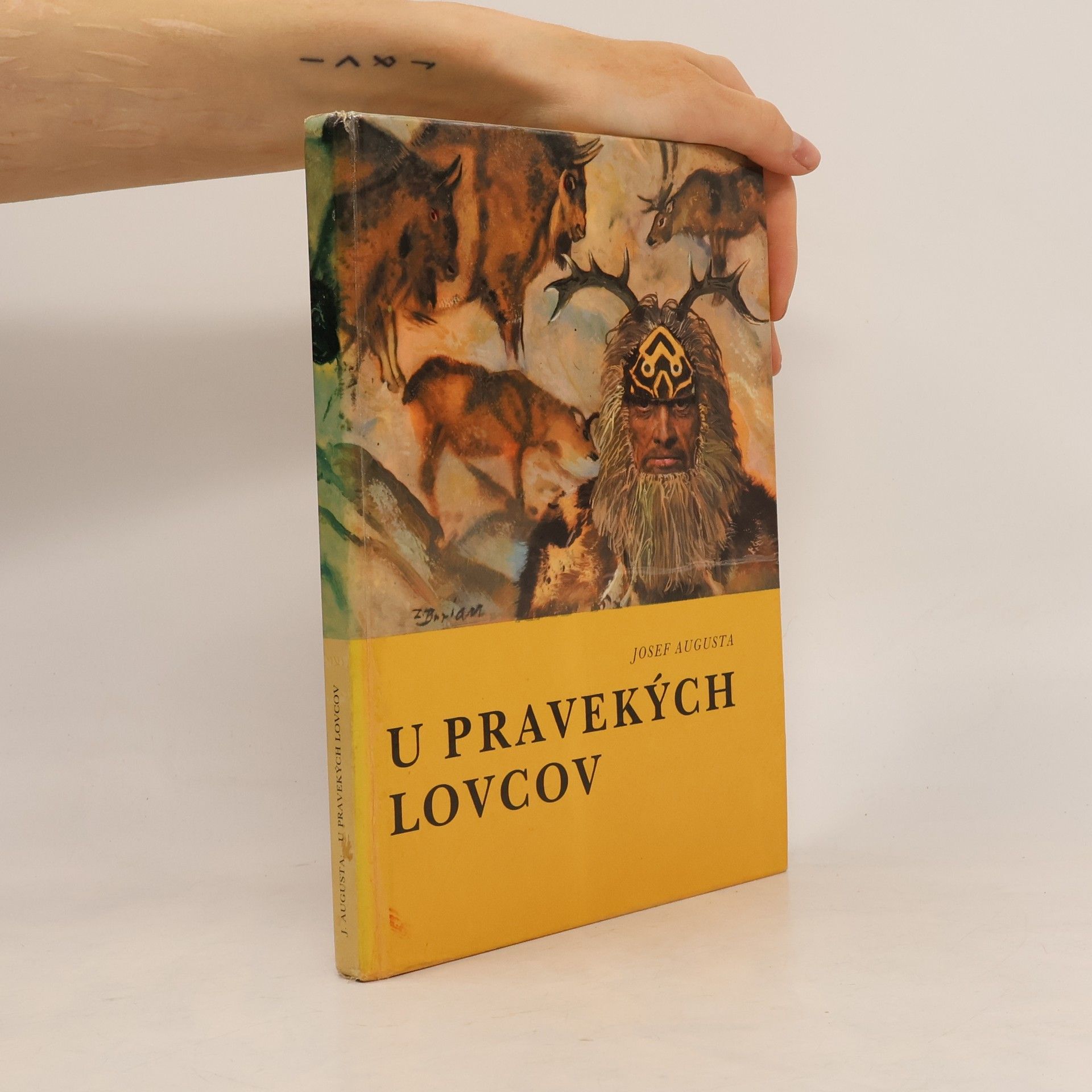 Josef Augusta U pravekých lovcov