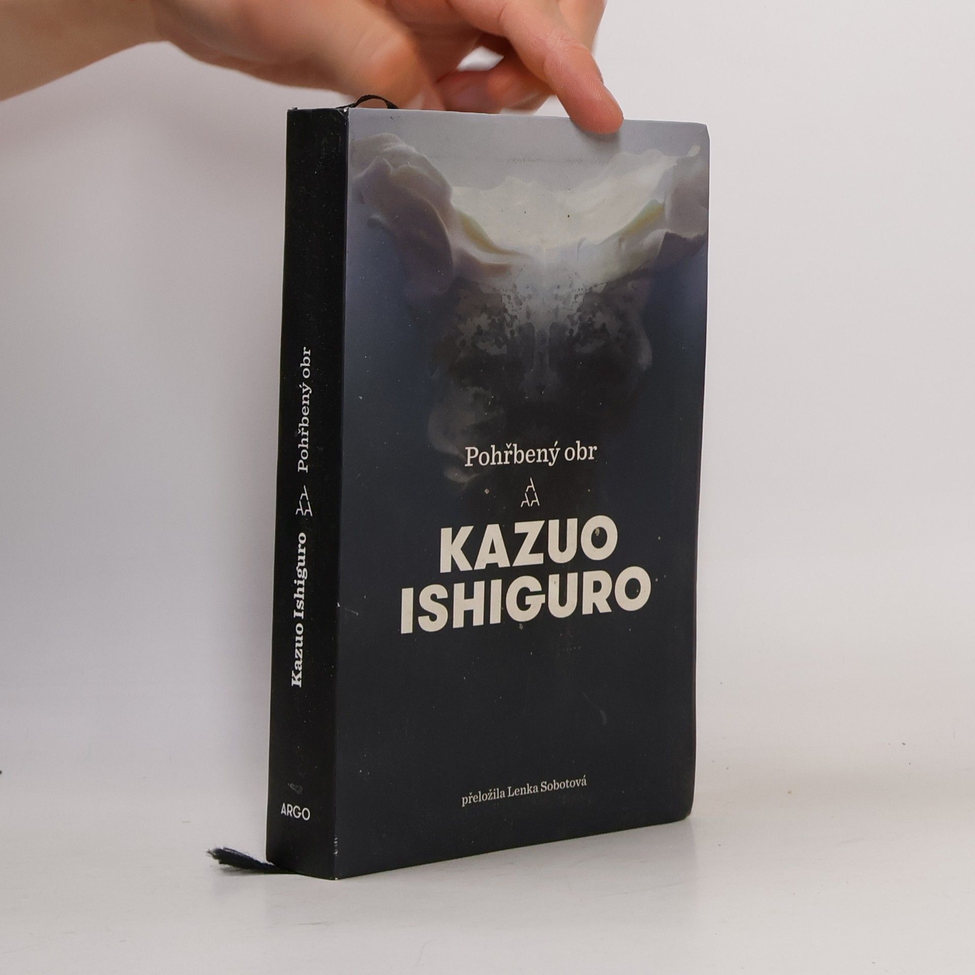 Kazuo Ishiguro Pohřbený obr