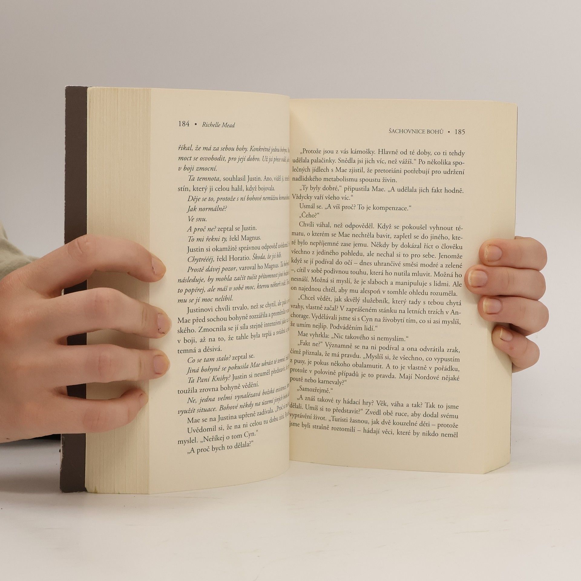 Richelle Mead Série Věk X. Šachovnice bohů