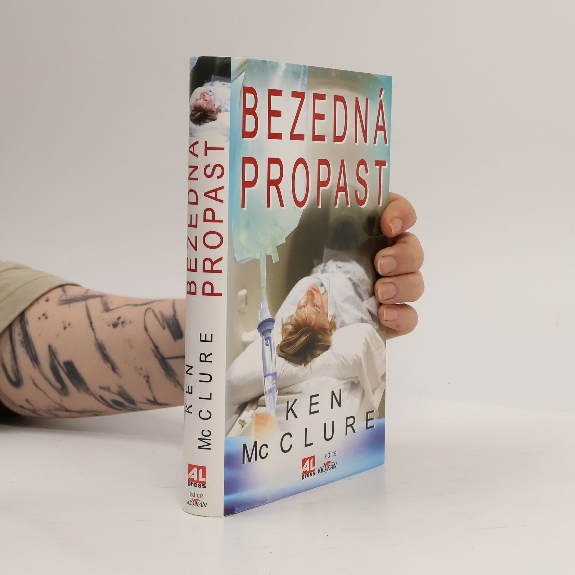 Ken McClure Bezedná propast