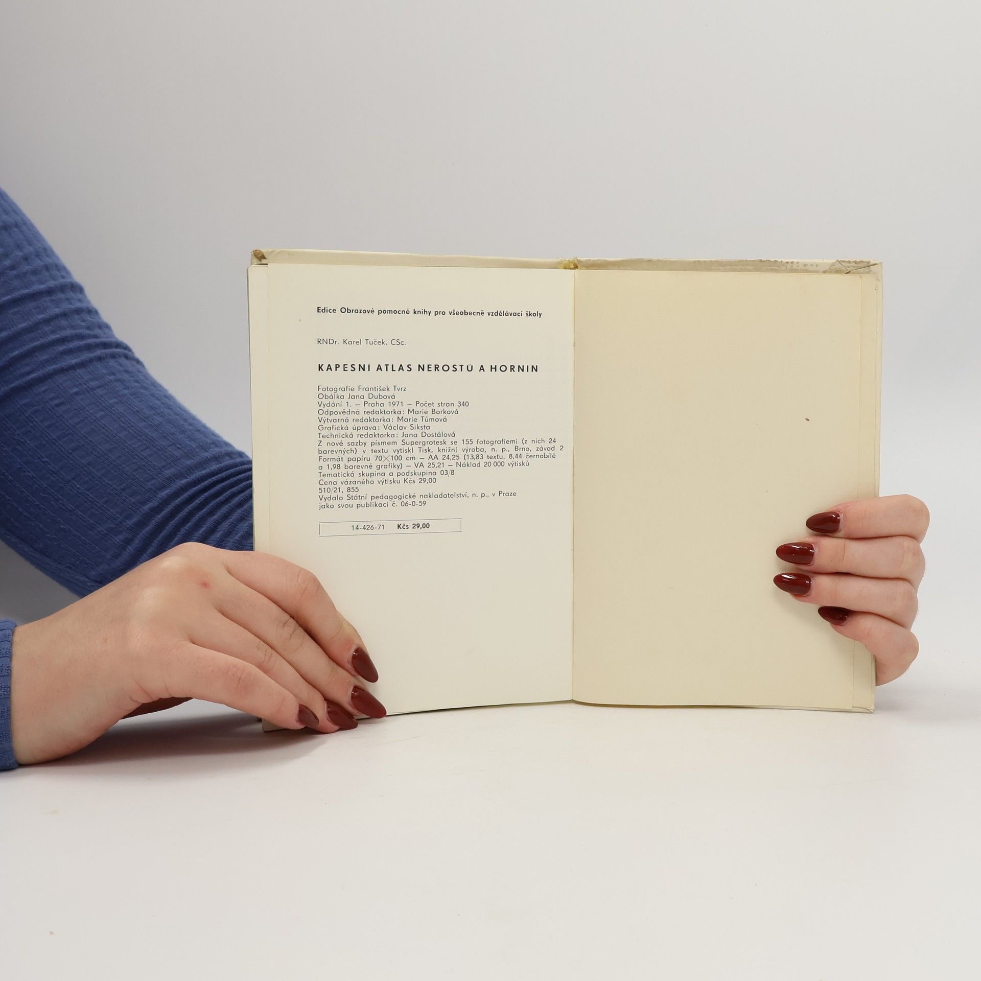 Karel Tuček Kapesní atlas nerostů a hornin