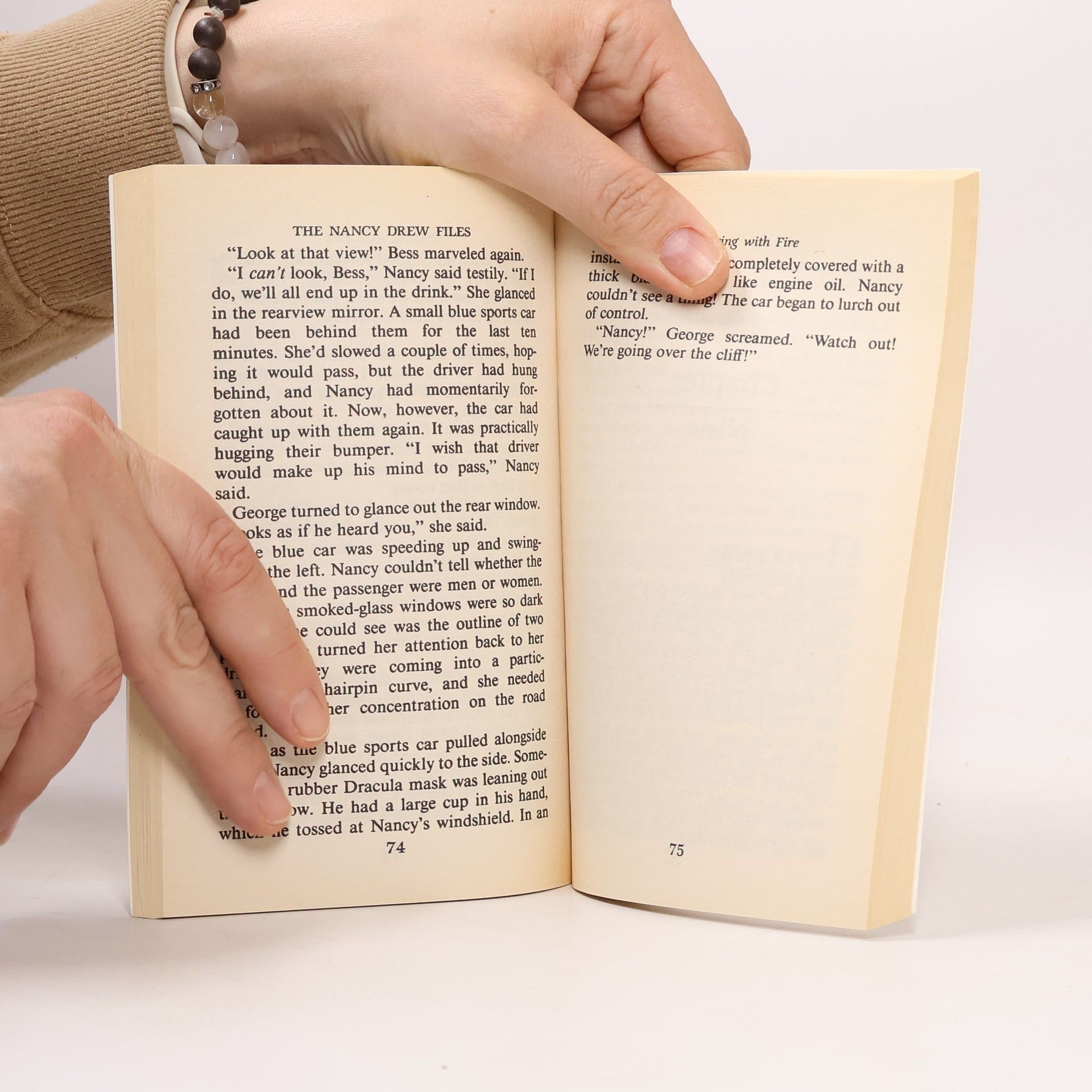 Carolyn Keene Nancy Drew Files - 26: Playing with Fire