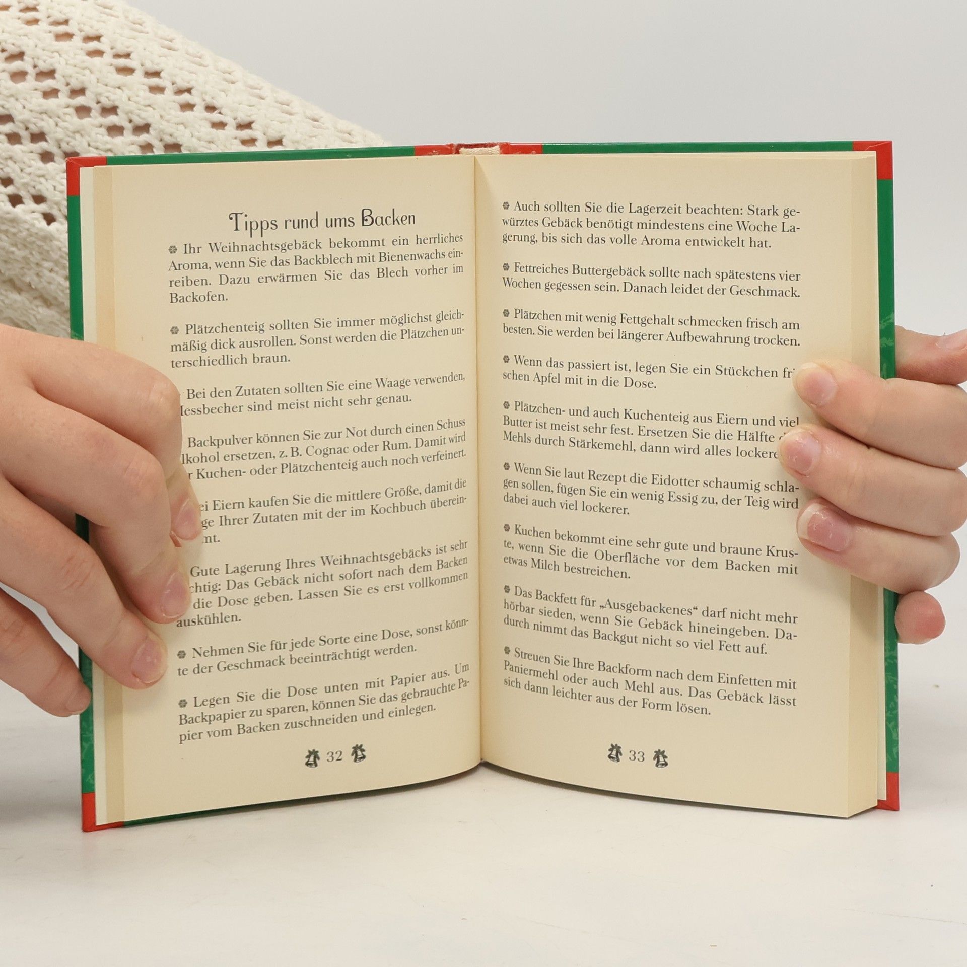 Autorenkollektiv Omas beste Tips zur Weihnachtszeit