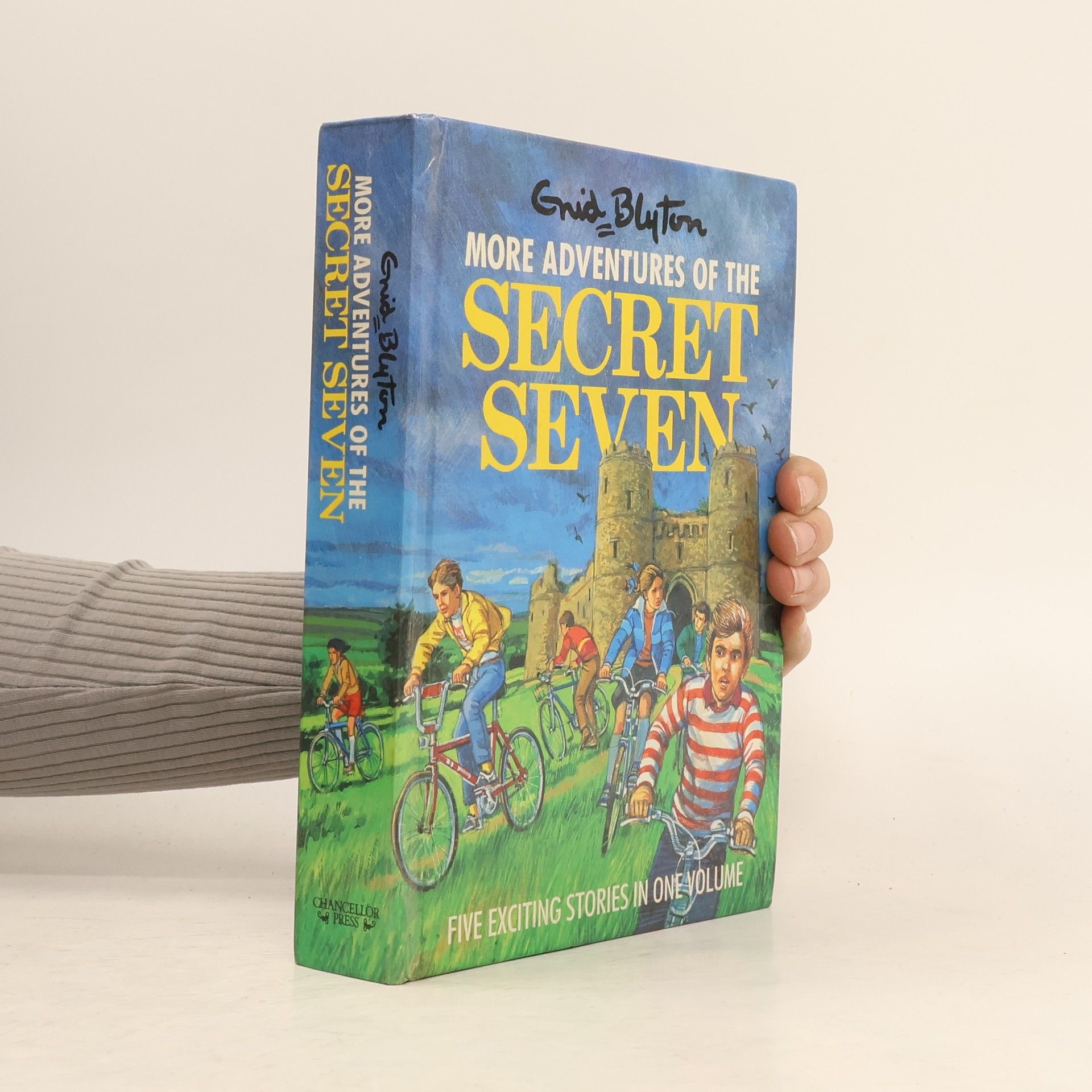 Enid Blyton More Adventures of The Secret Seven. Five exciting stories in one volume