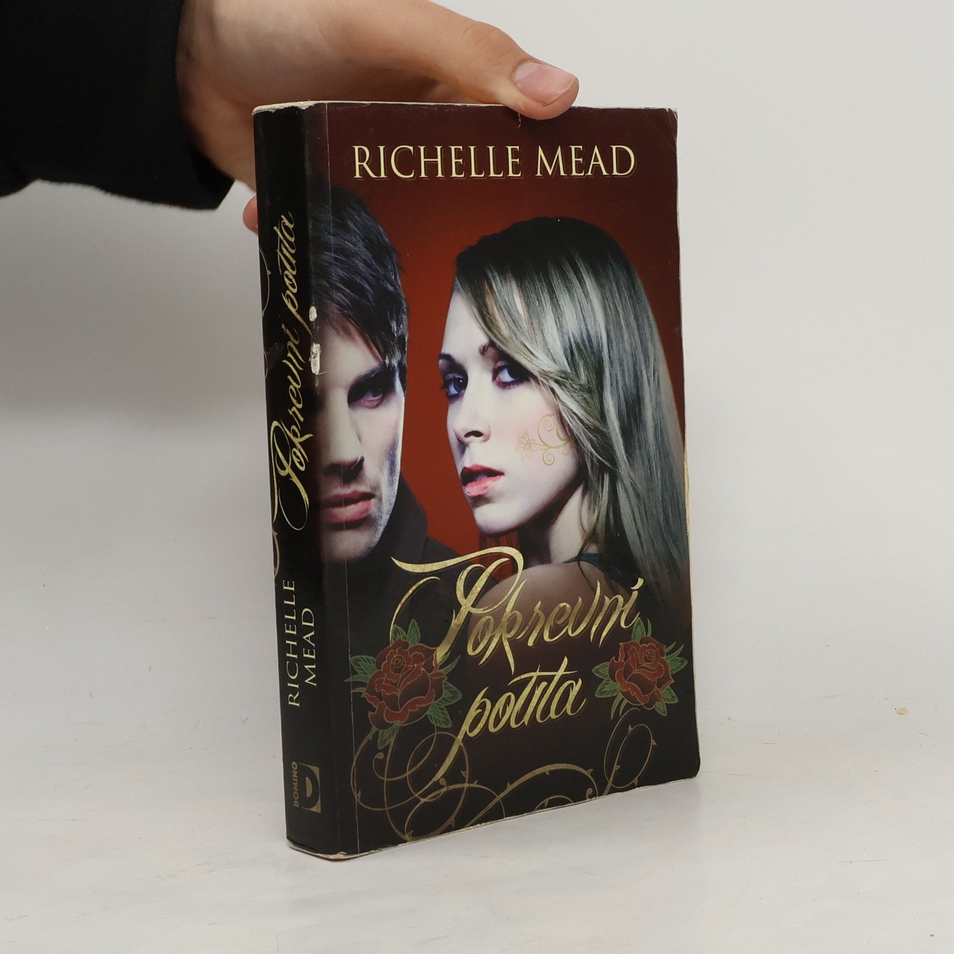 Richelle Mead Pokrevní pouta. 1. díl