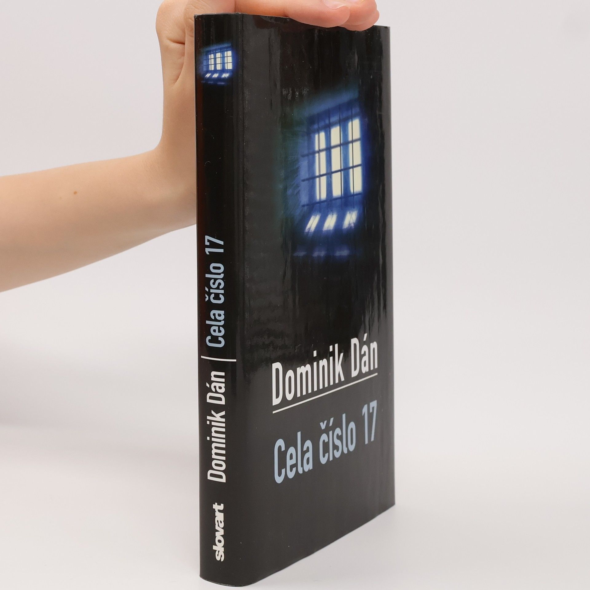 Dominik Dán Cela číslo 17