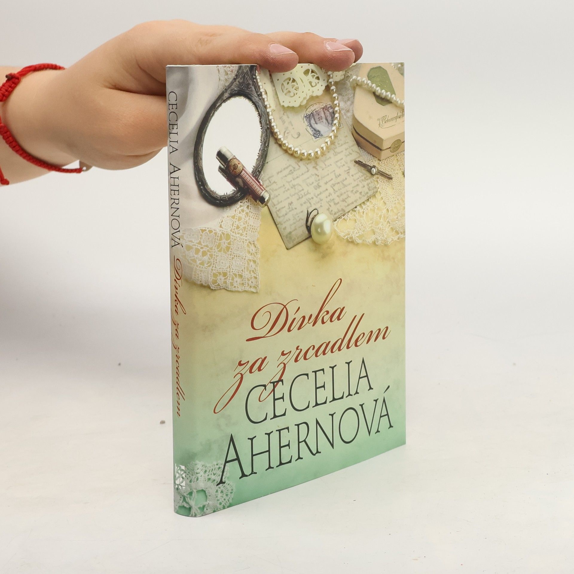Cecelia Ahern Dívka za zrcadlem