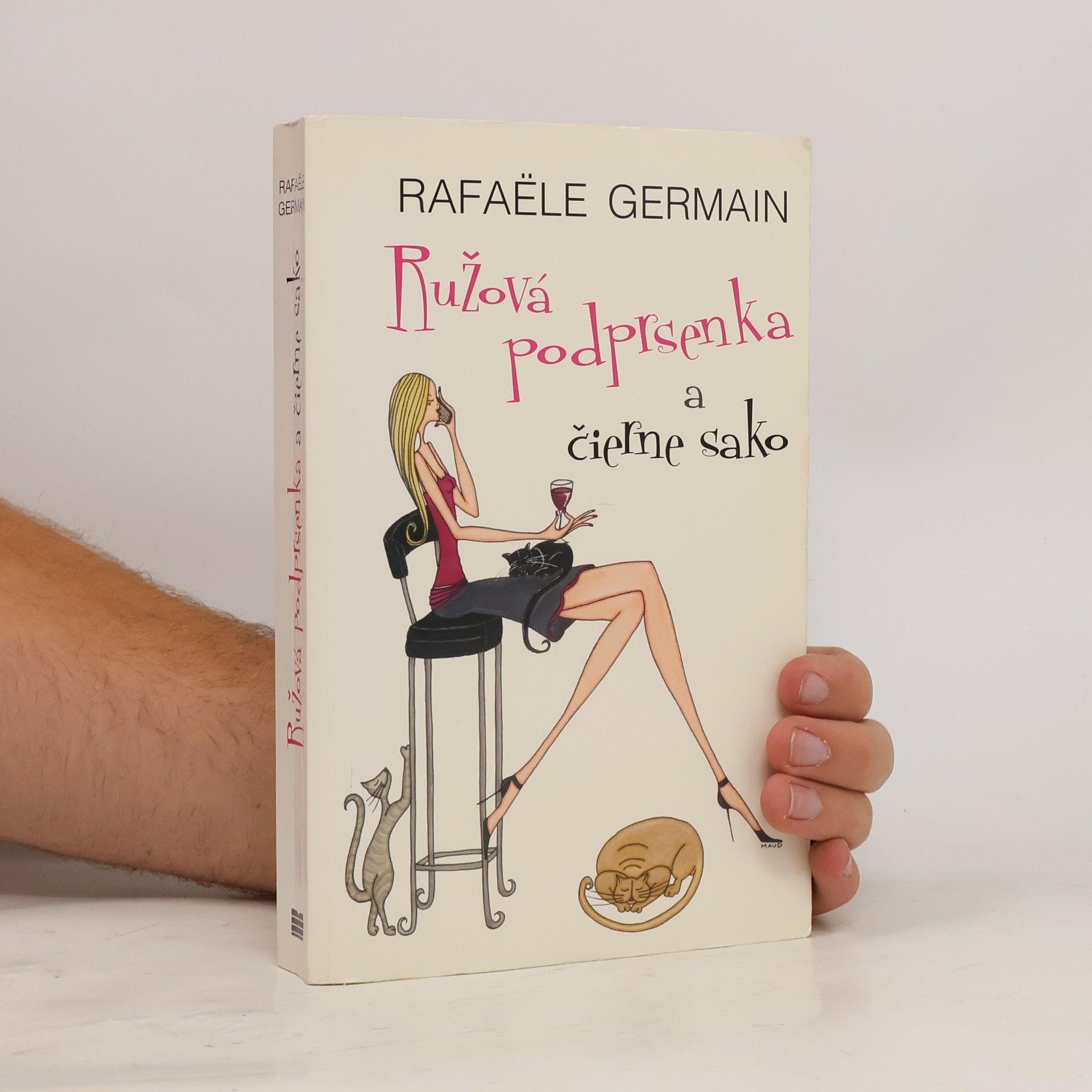 Rafaële Germain Ružová podprsenka a čierne sako
