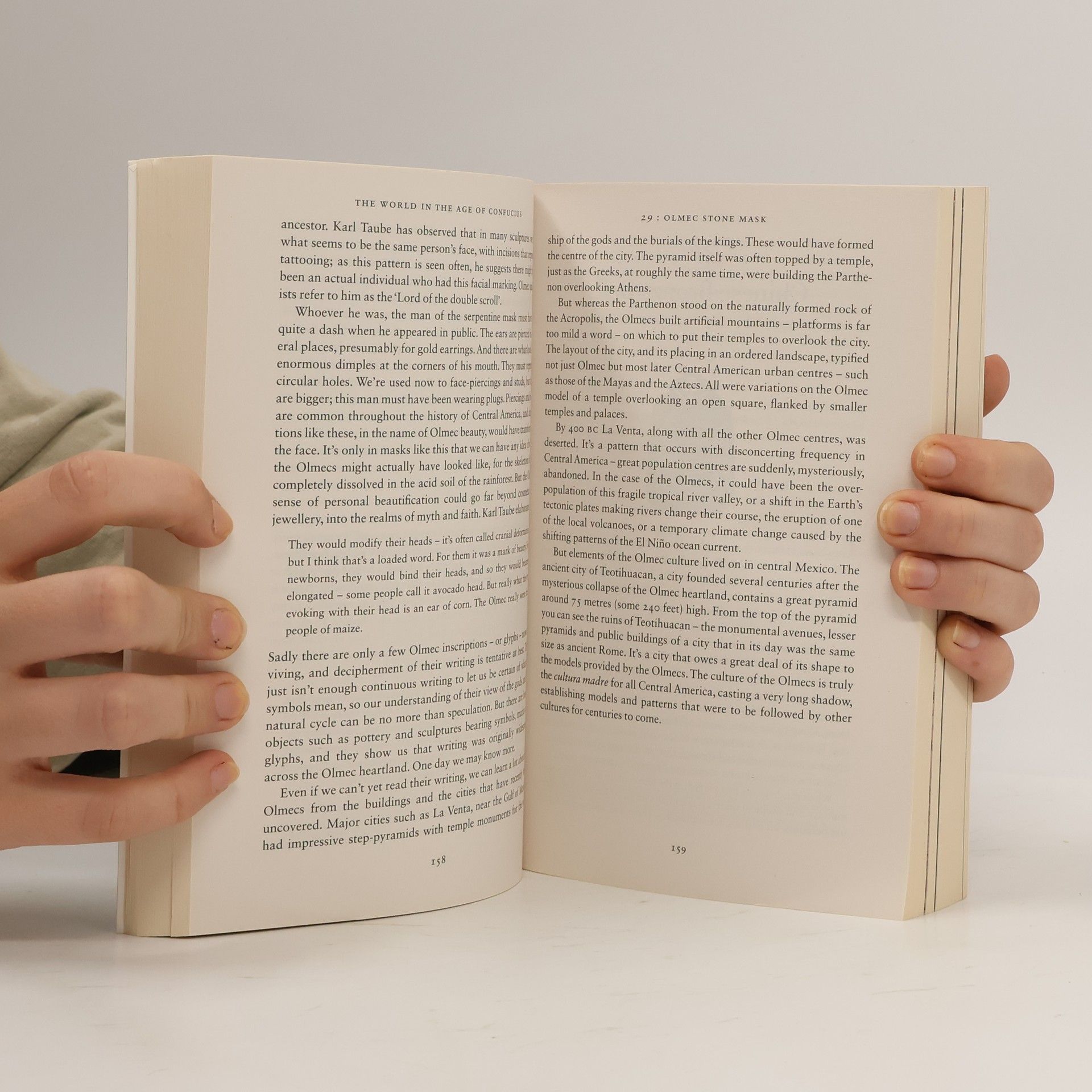Neil MacGregor A history of the world in 100 objects