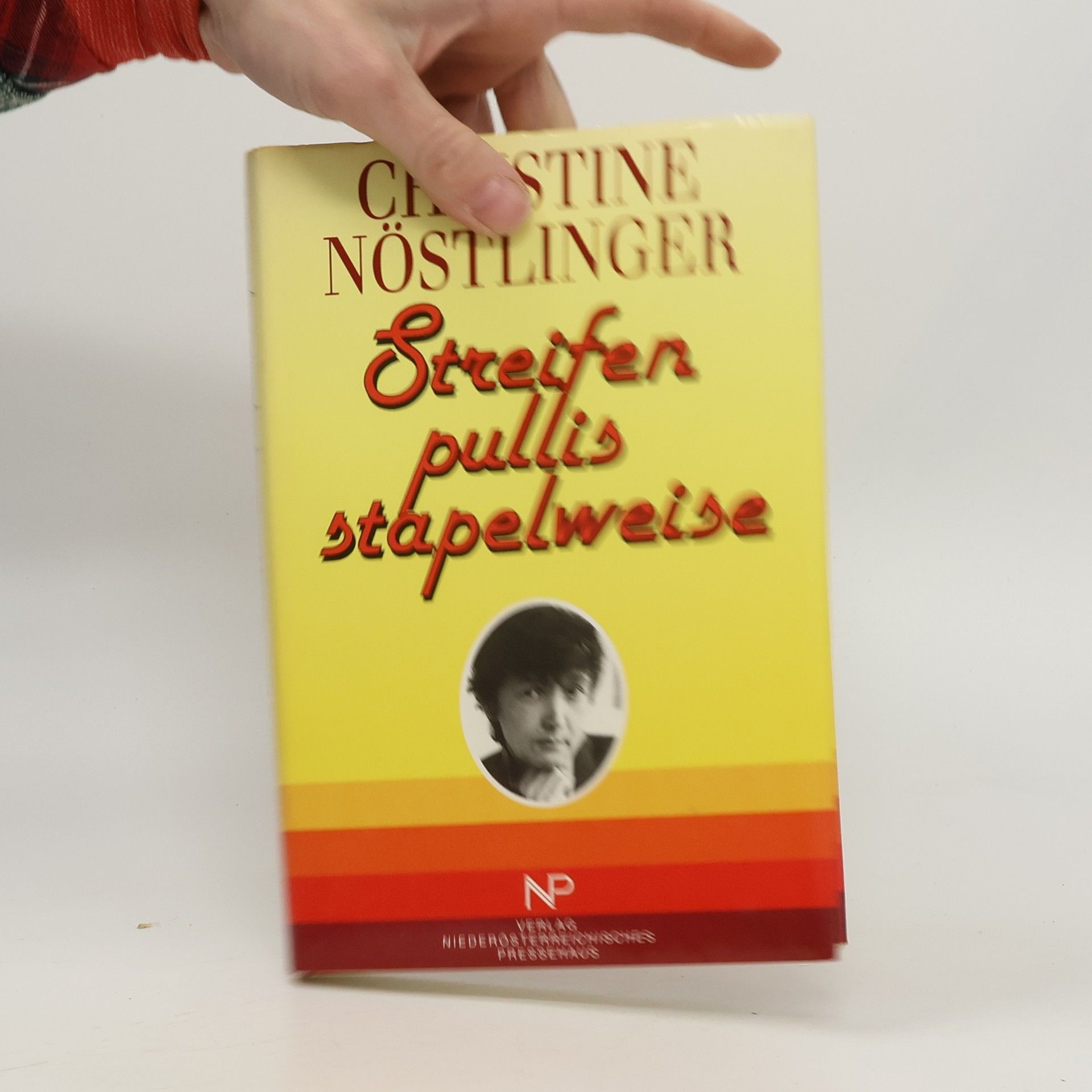 Christine Nöstlinger Streifenpullis stapelweise