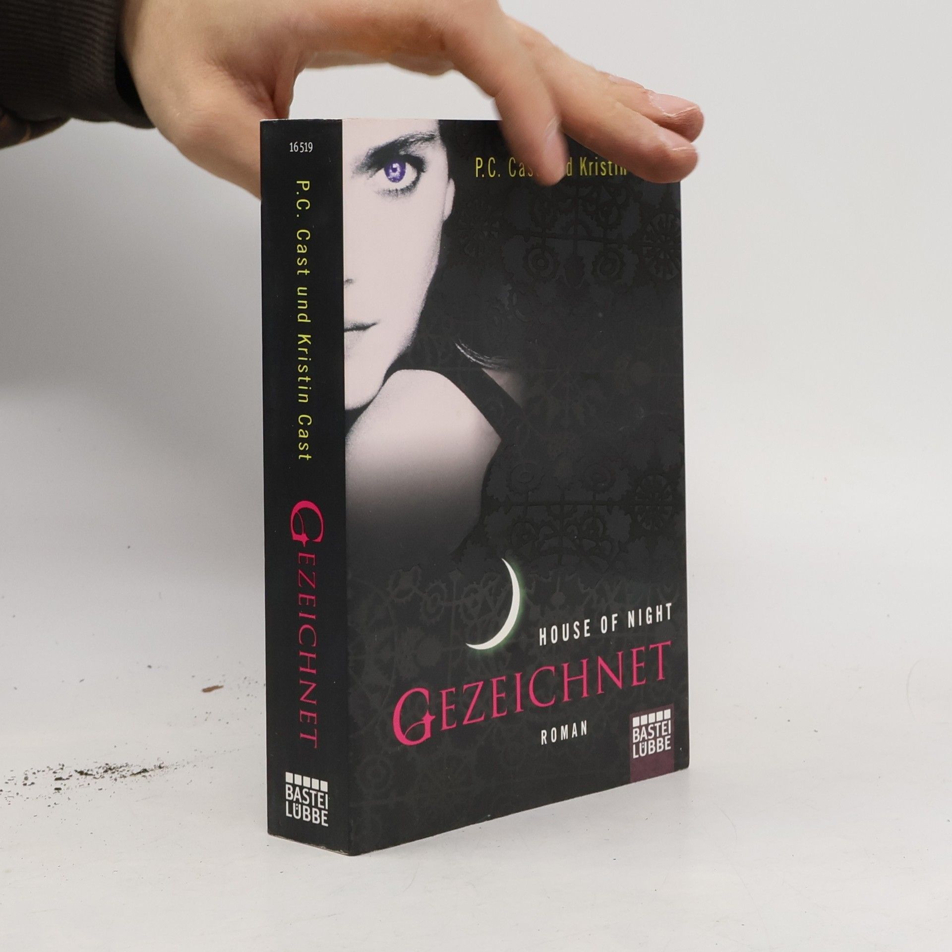 Phyllis Christine Cast Gezeichnet