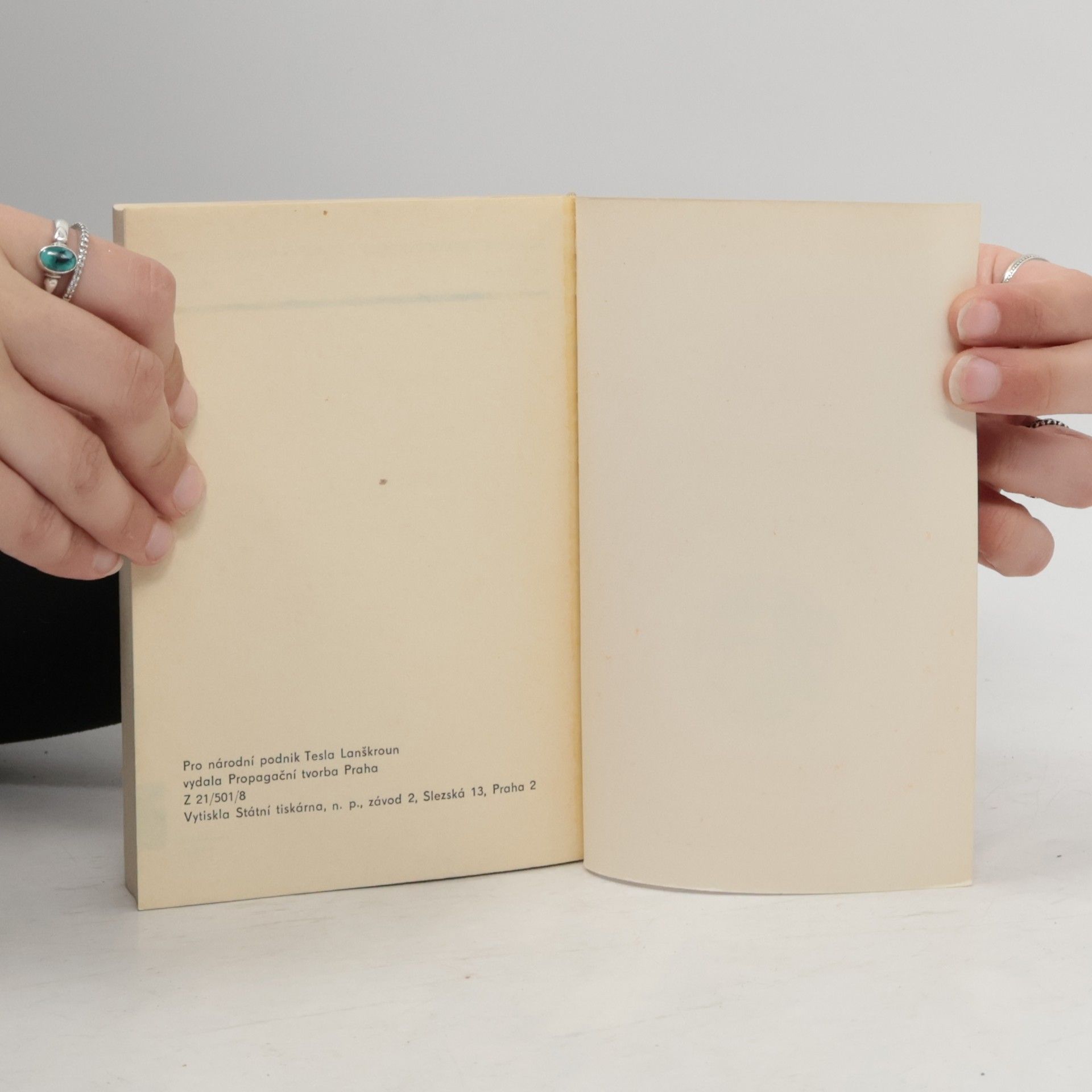 Various authors Konstrukční součástky pro elektroniku