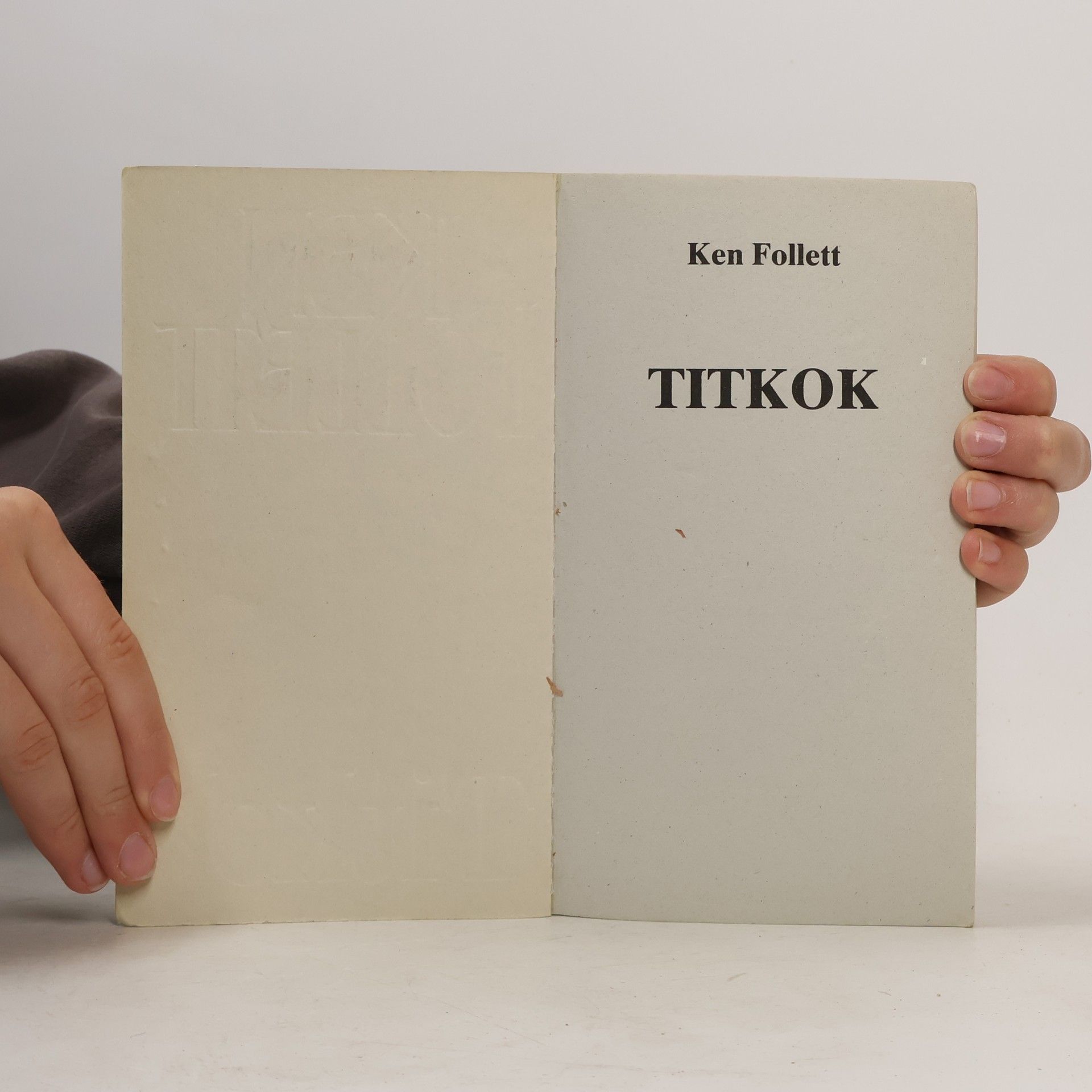 Ken Follett Titkok